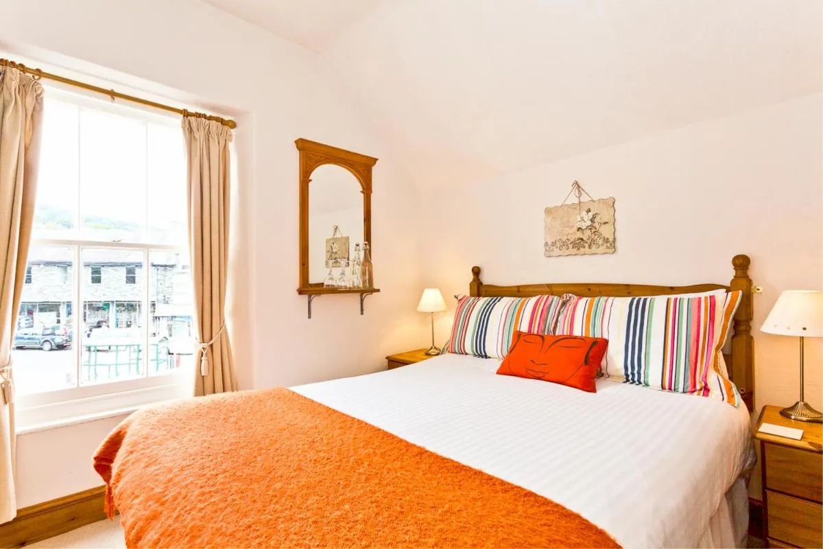 Bed in 3 Cambridge Villas