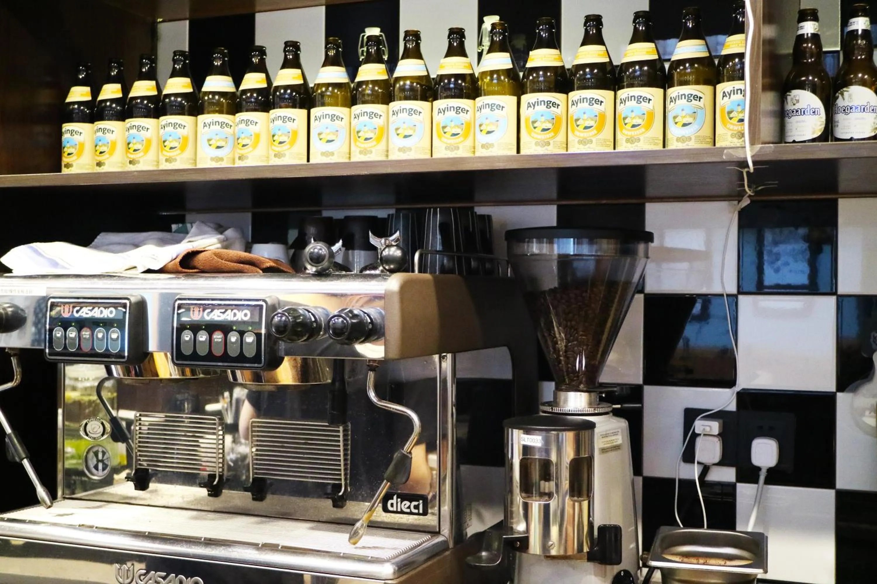 Restaurant/places to eat in Lin Yin Art Hotel Shanghai（Pudong airport）