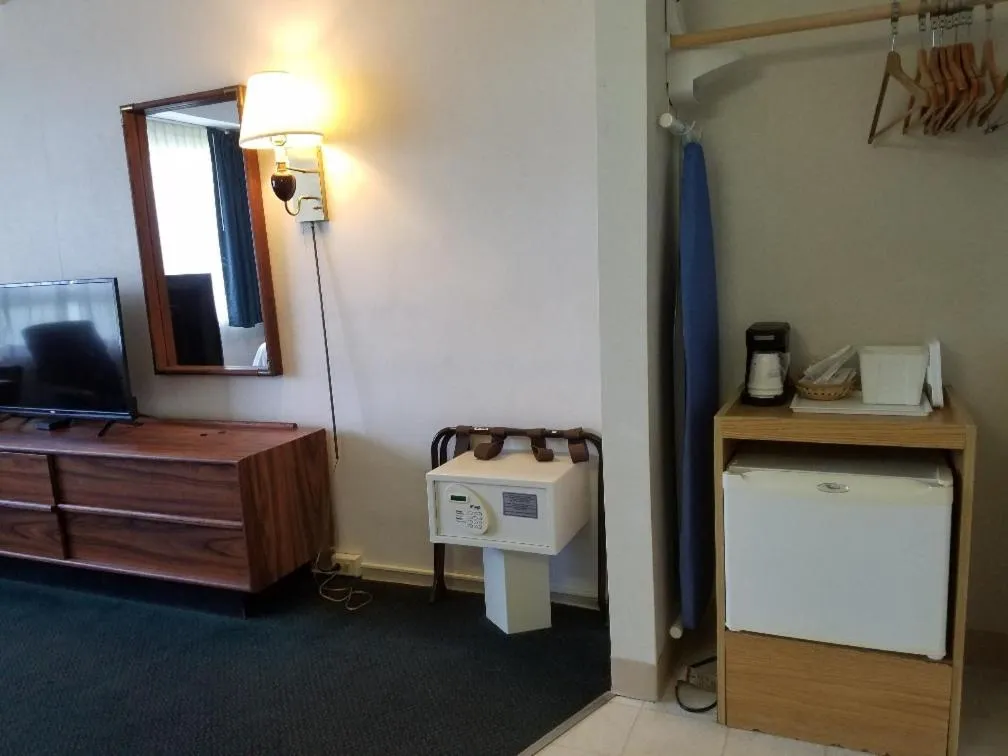 Travelodge by Wyndham Lake George NY