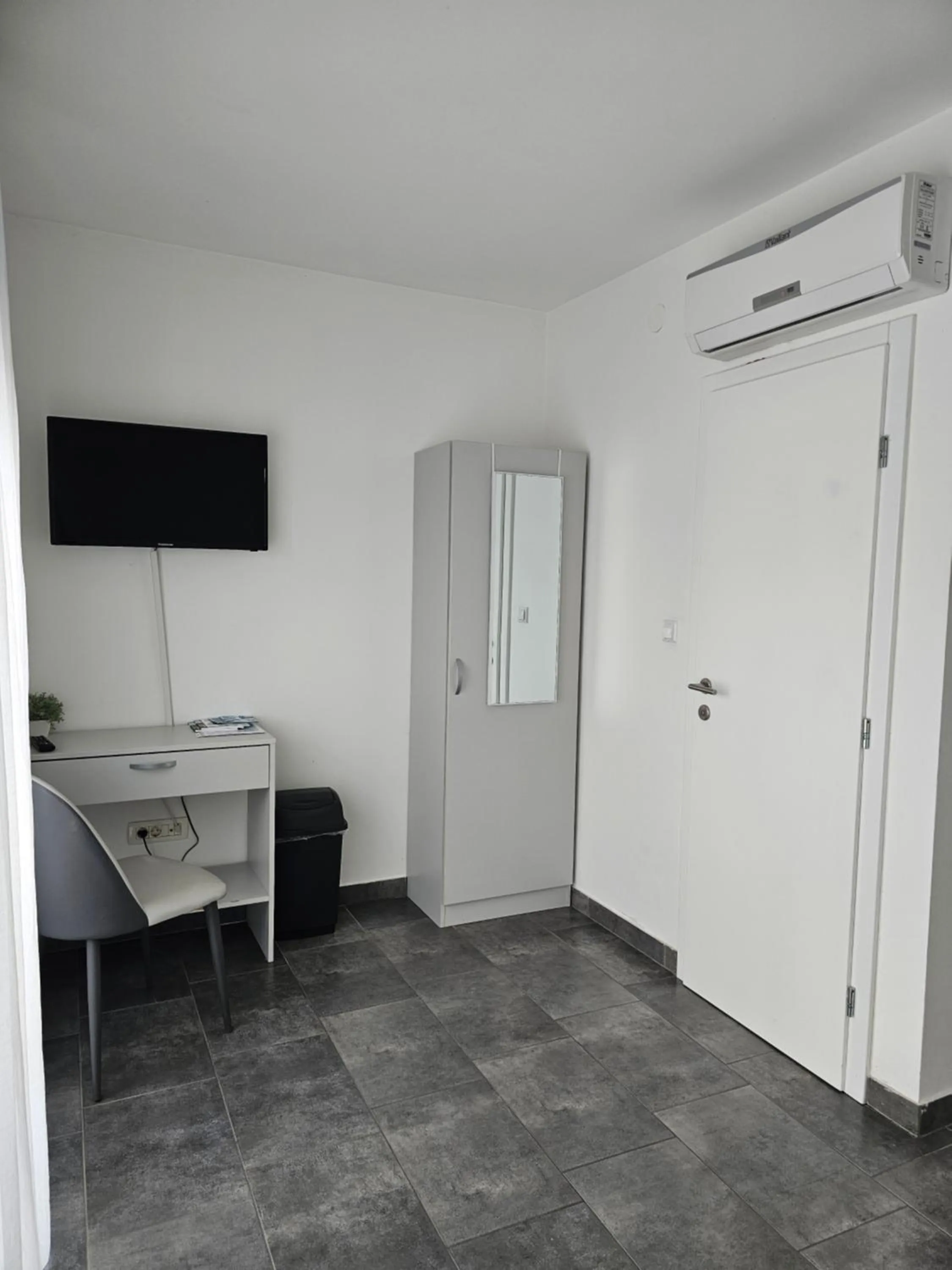 TV and multimedia in Filipovic rent a car & apartments