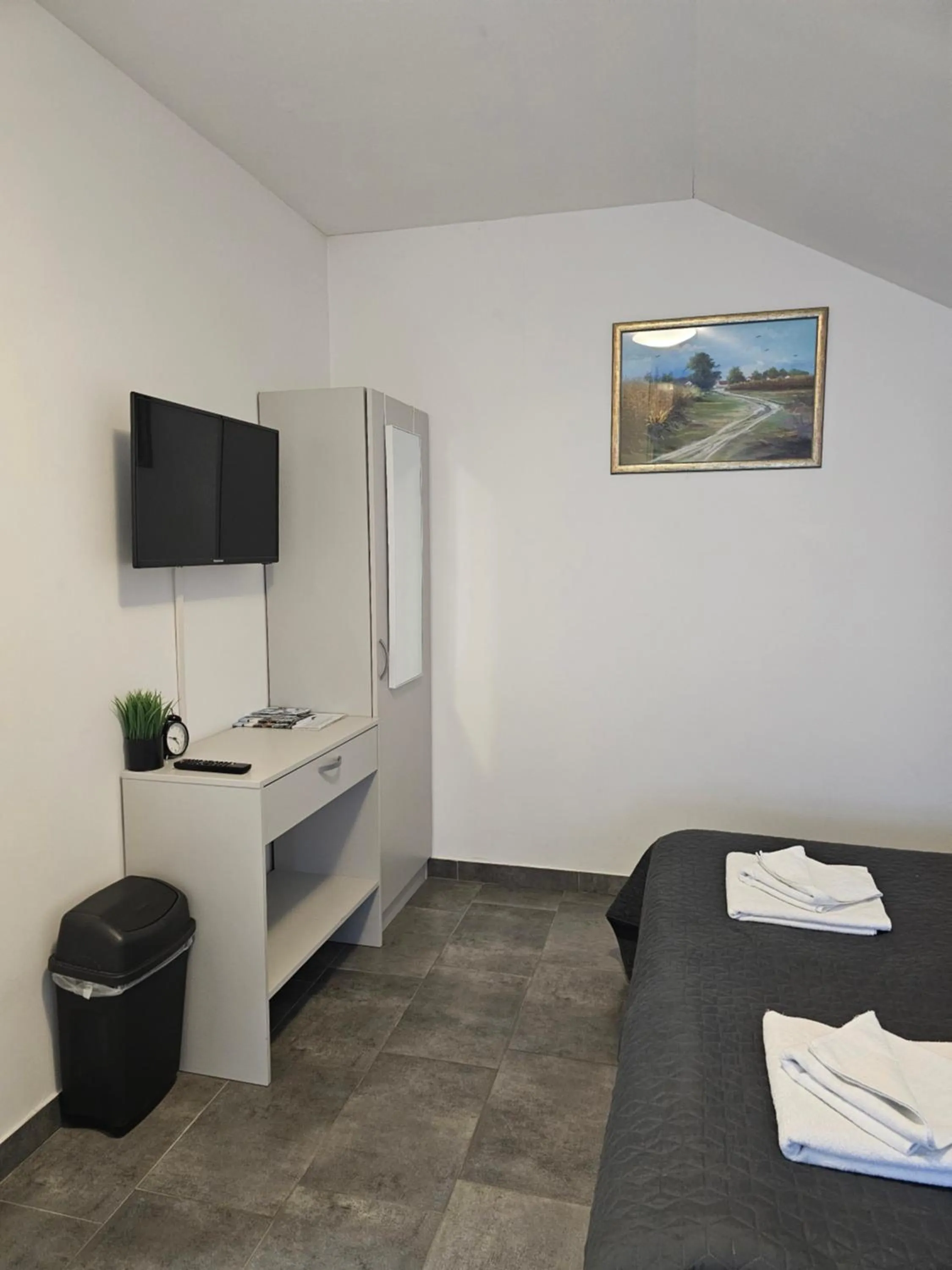 Bed in Filipovic rent a car & apartments