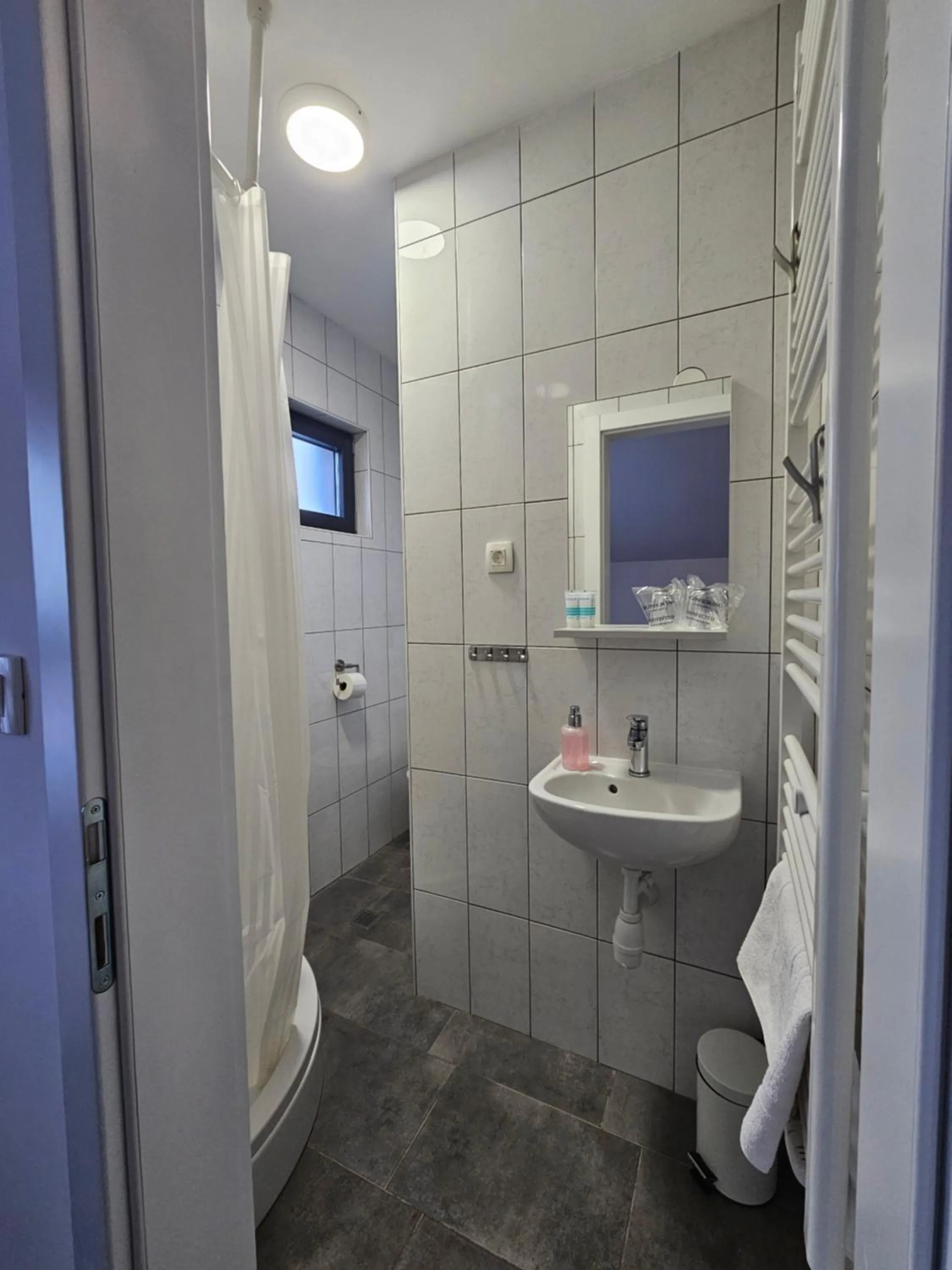 Shower in Filipovic rent a car & apartments