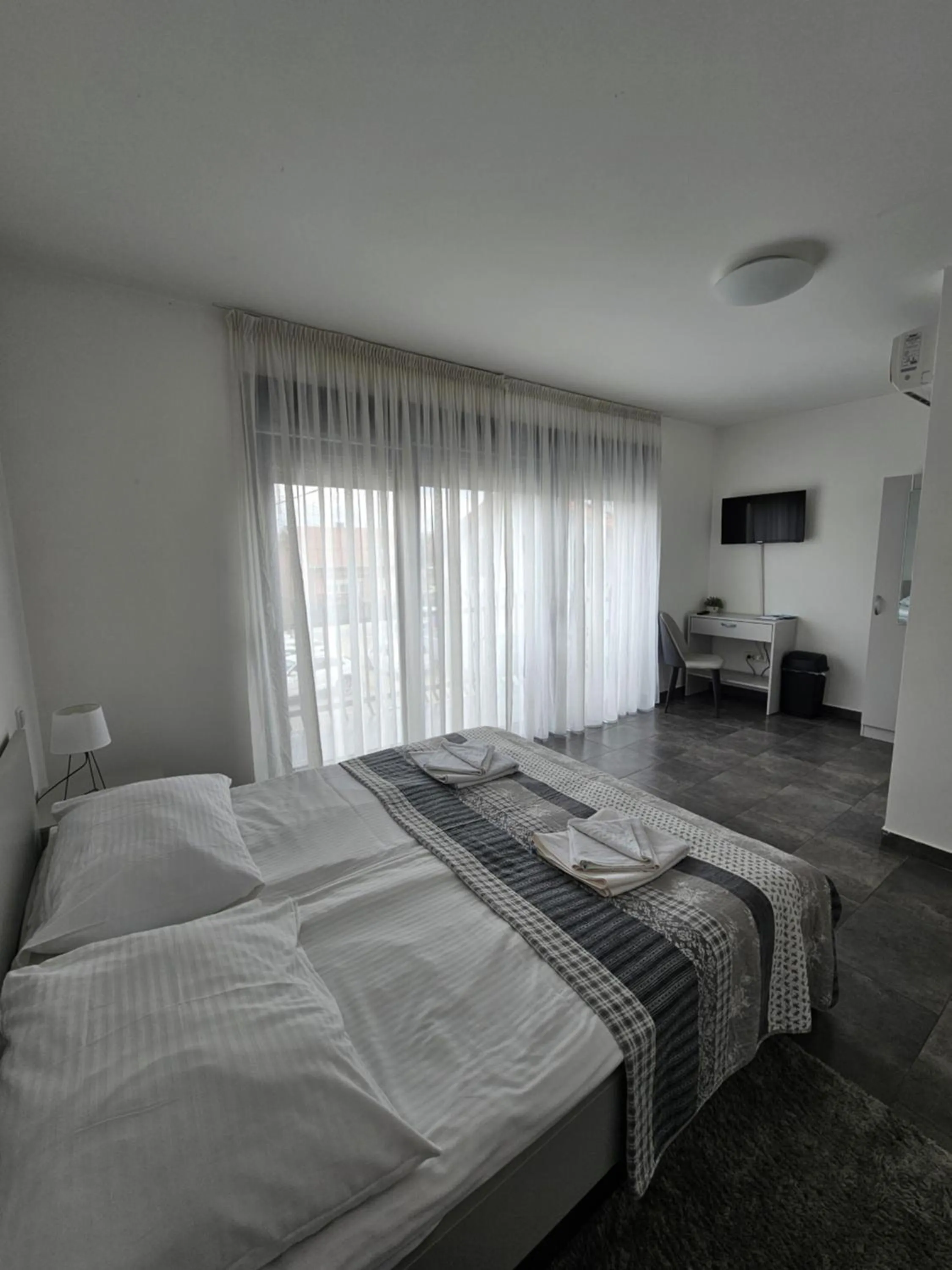 Bed in Filipovic rent a car & apartments