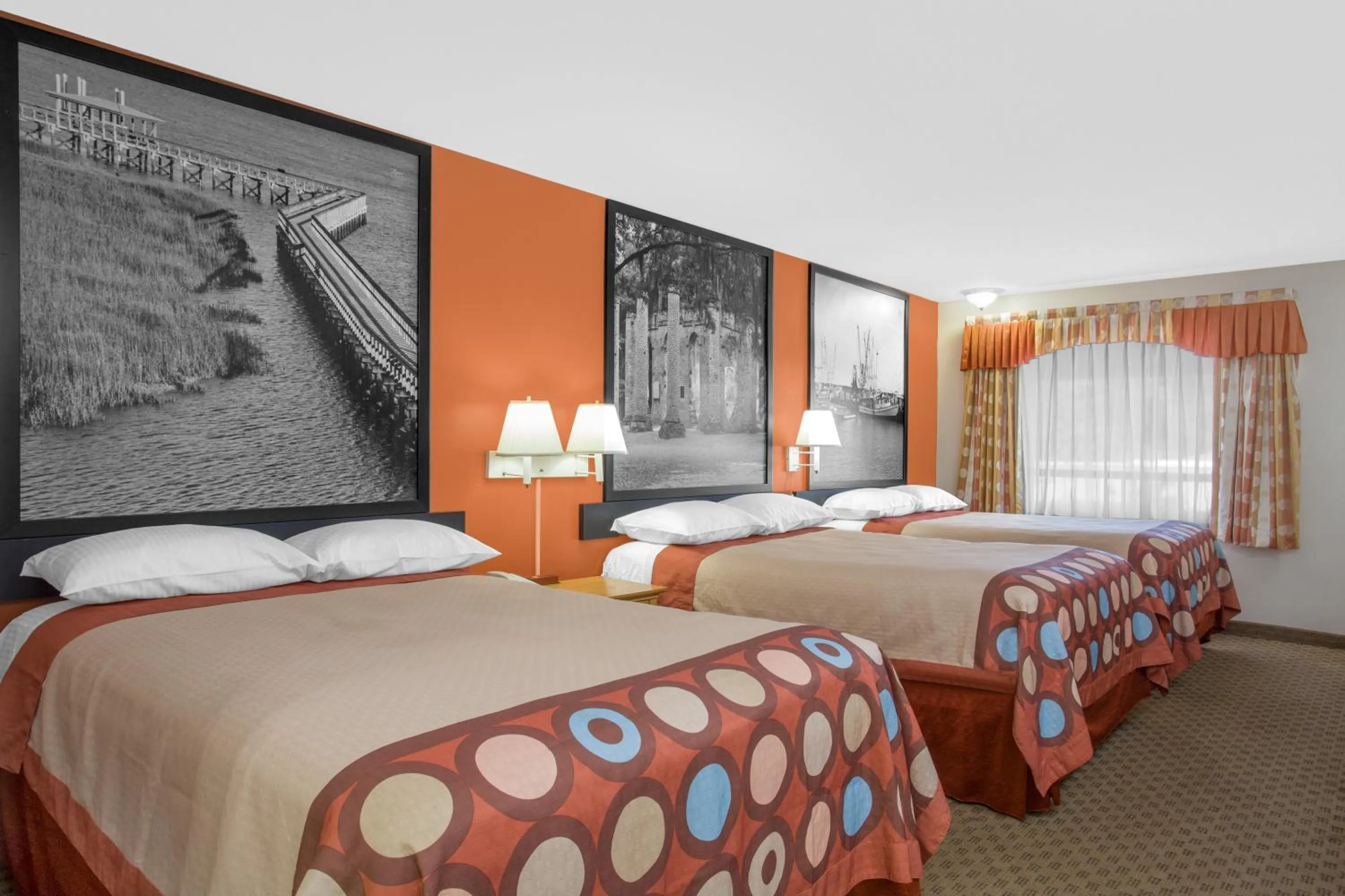 Photo of the whole room, Bed in Super 8 by Wyndham Port Royal/Beaufort