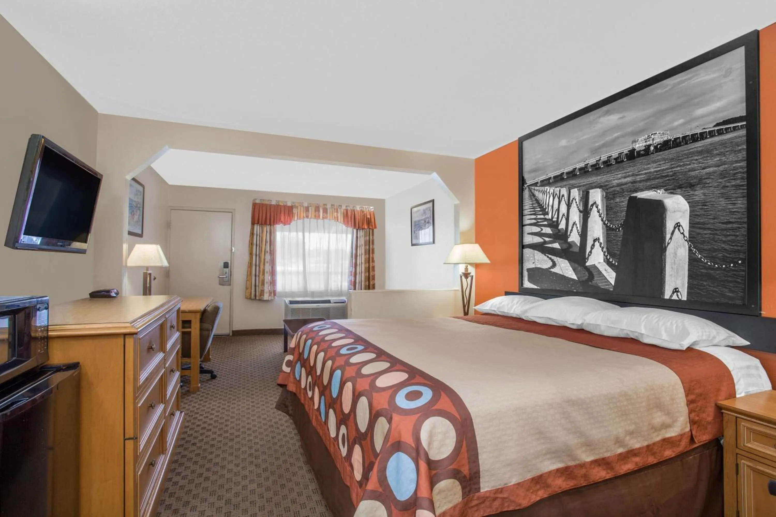 Photo of the whole room, Bed in Super 8 by Wyndham Port Royal/Beaufort