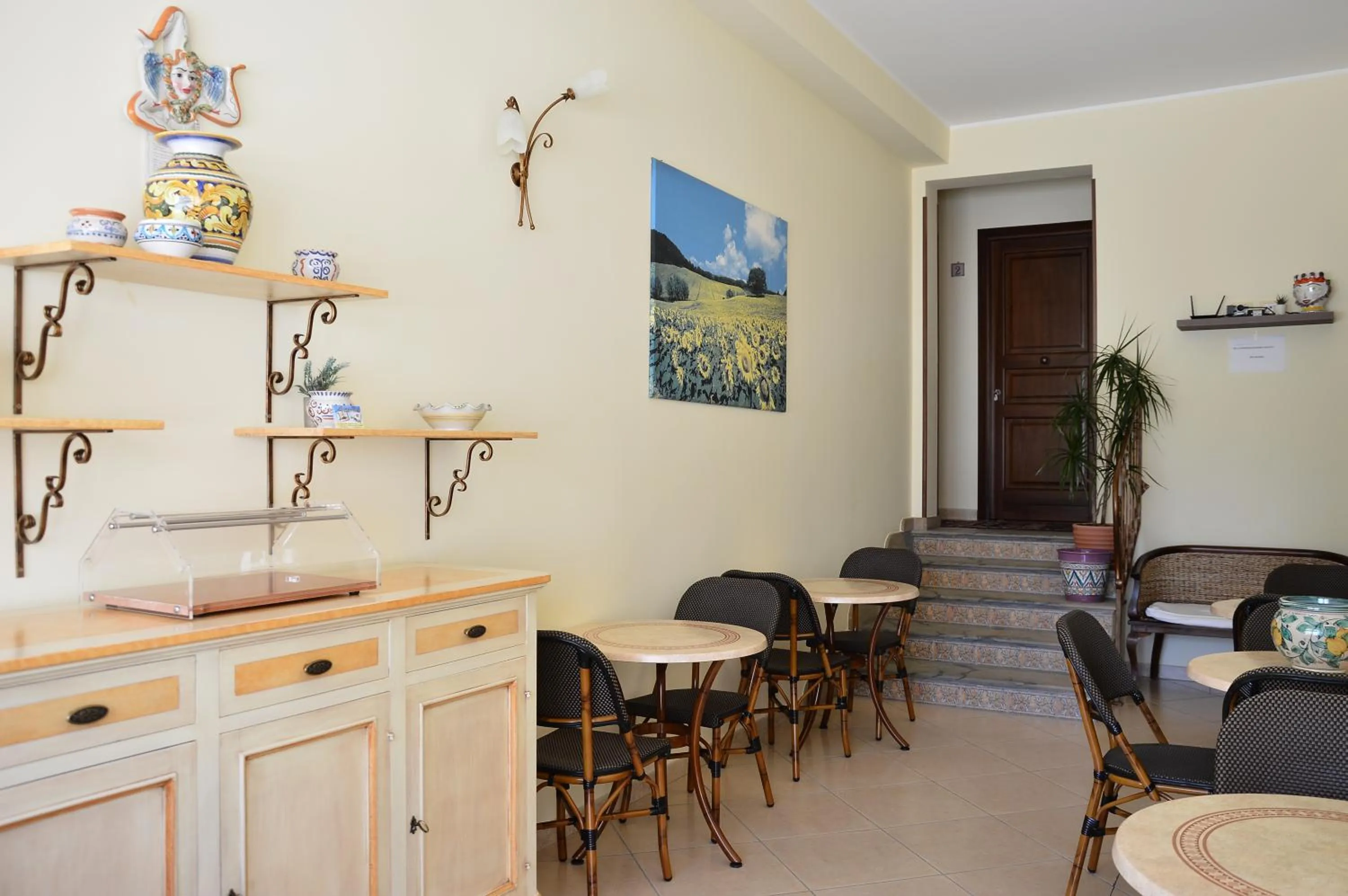 Breakfast in Attinia