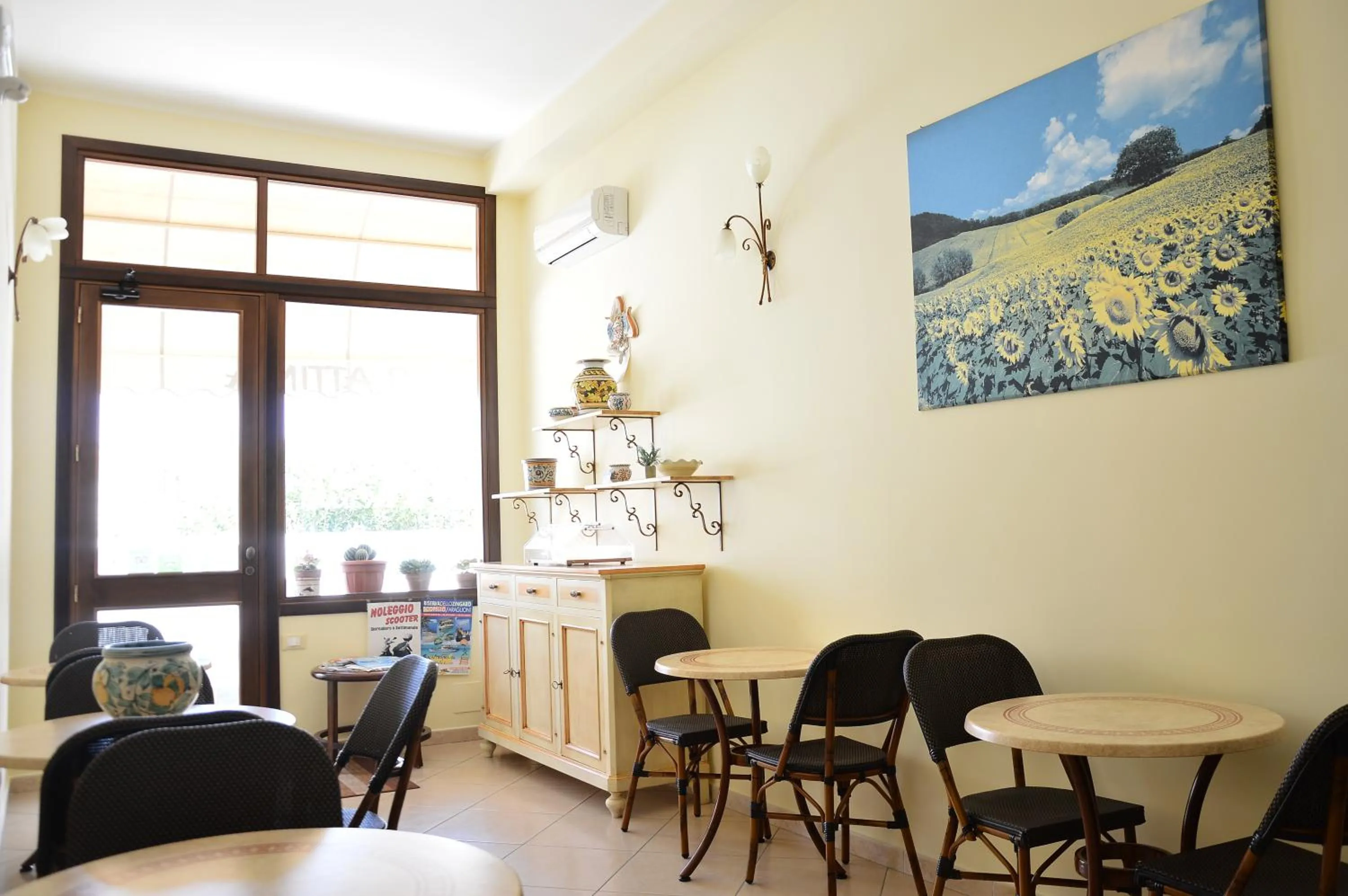 Breakfast in Attinia