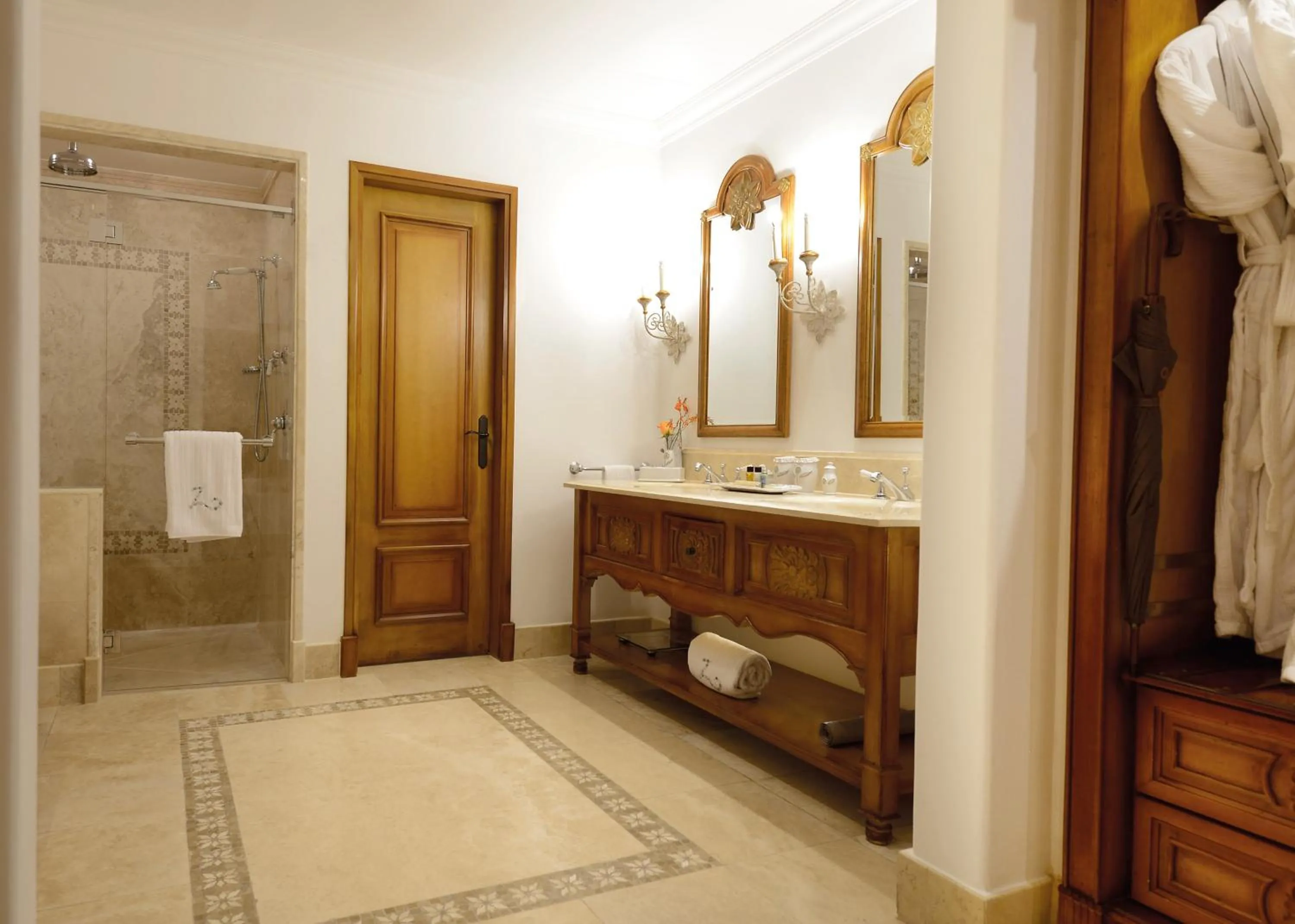 Bathroom in Palacio Nazarenas, A Belmond Hotel, Cusco