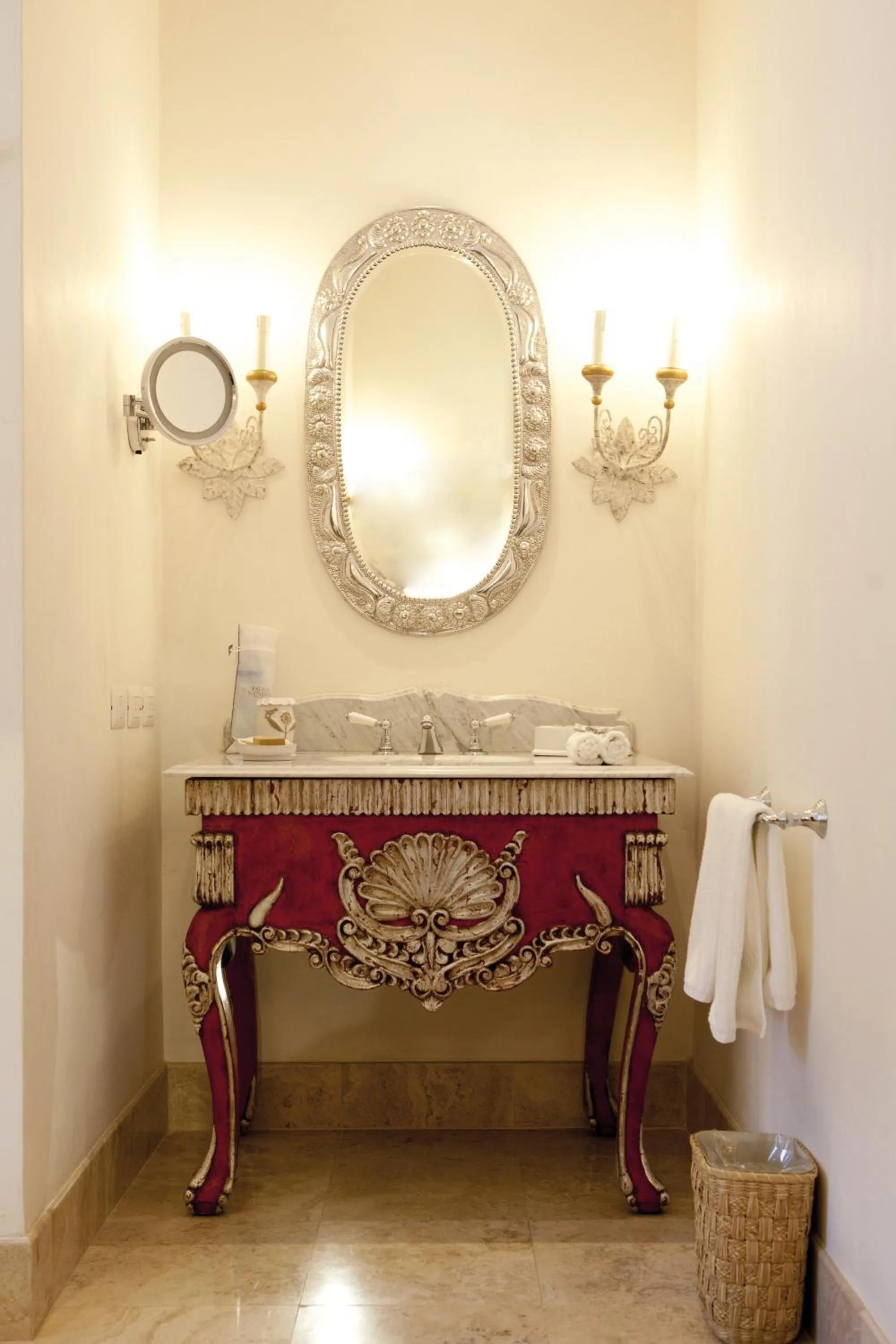 Bathroom in Palacio Nazarenas, A Belmond Hotel, Cusco