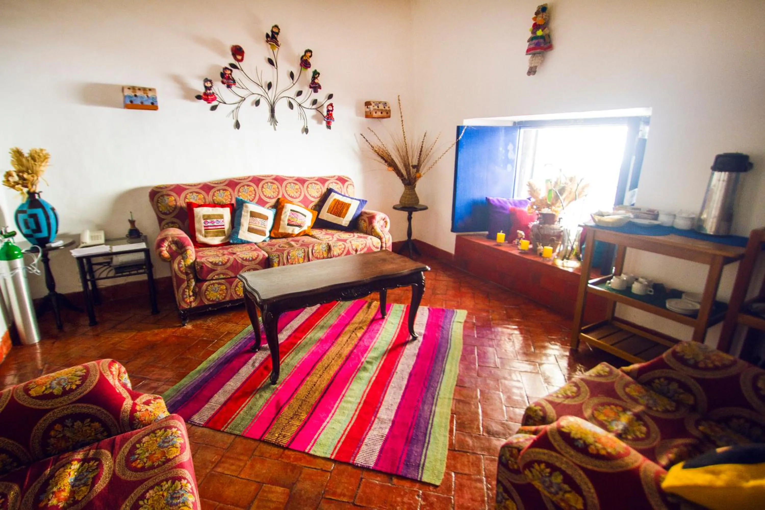Communal lounge/ TV room in Rumi Wasi