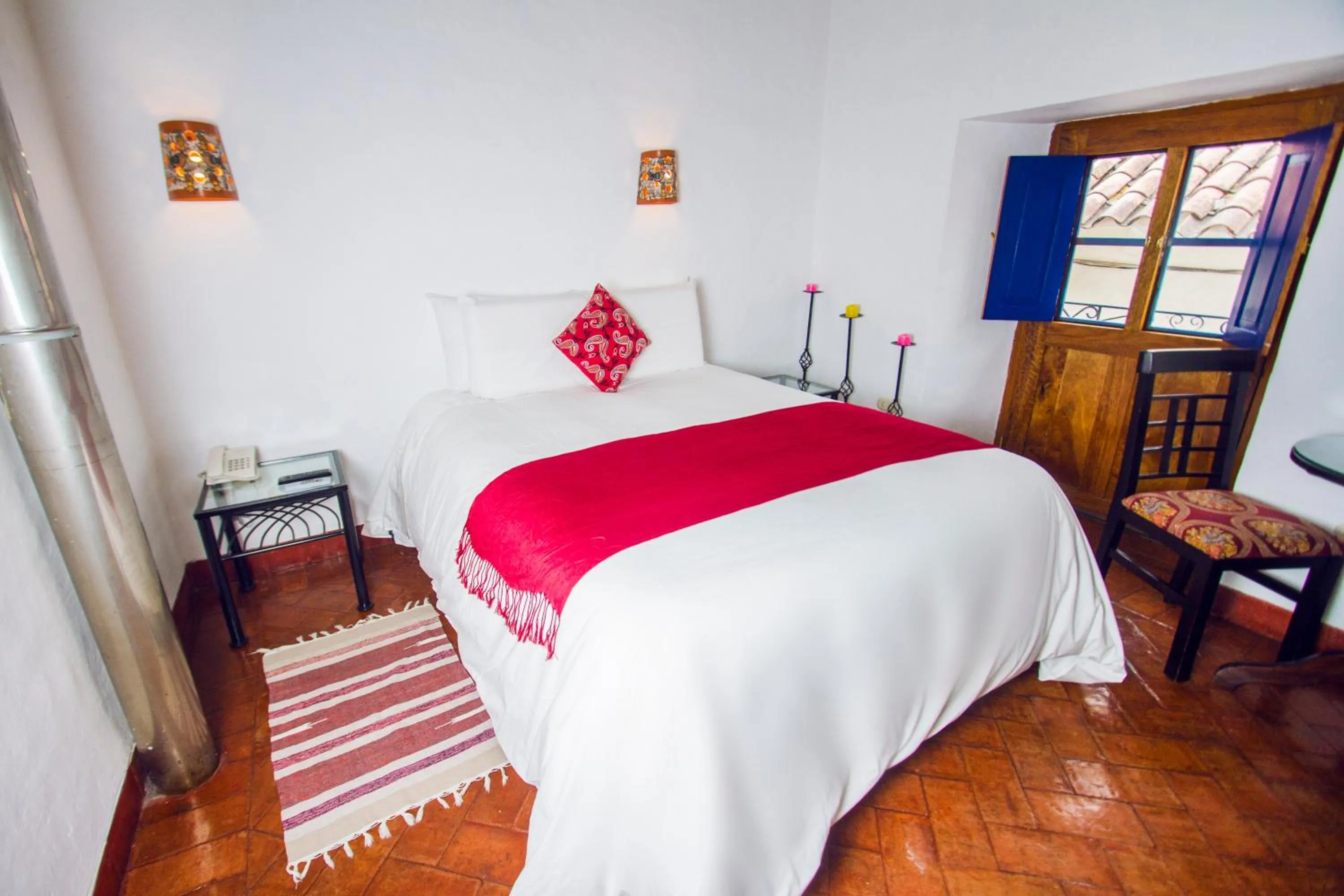 Bedroom, Bed in Rumi Wasi