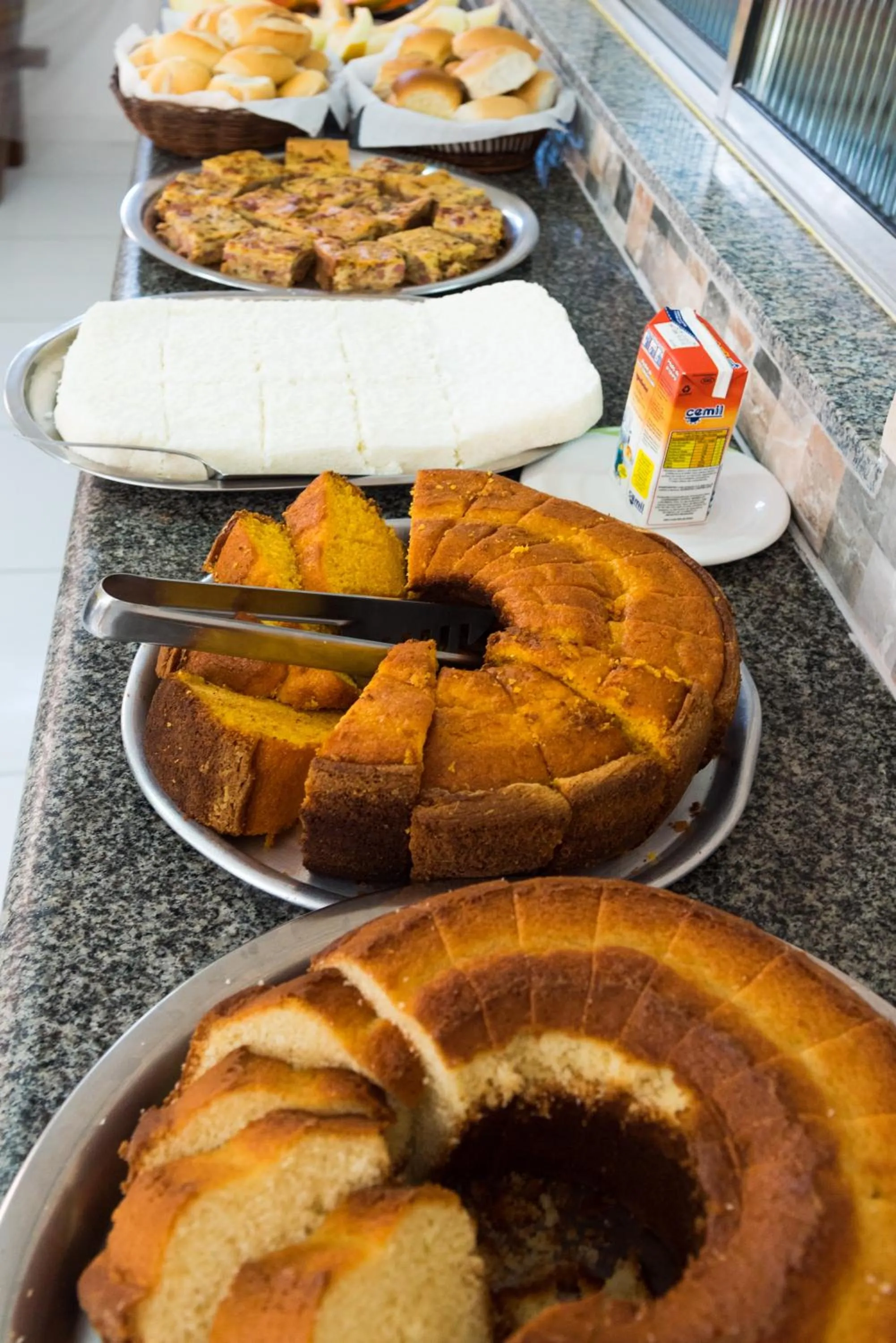 Buffet breakfast in Pousada Brisa do Mar