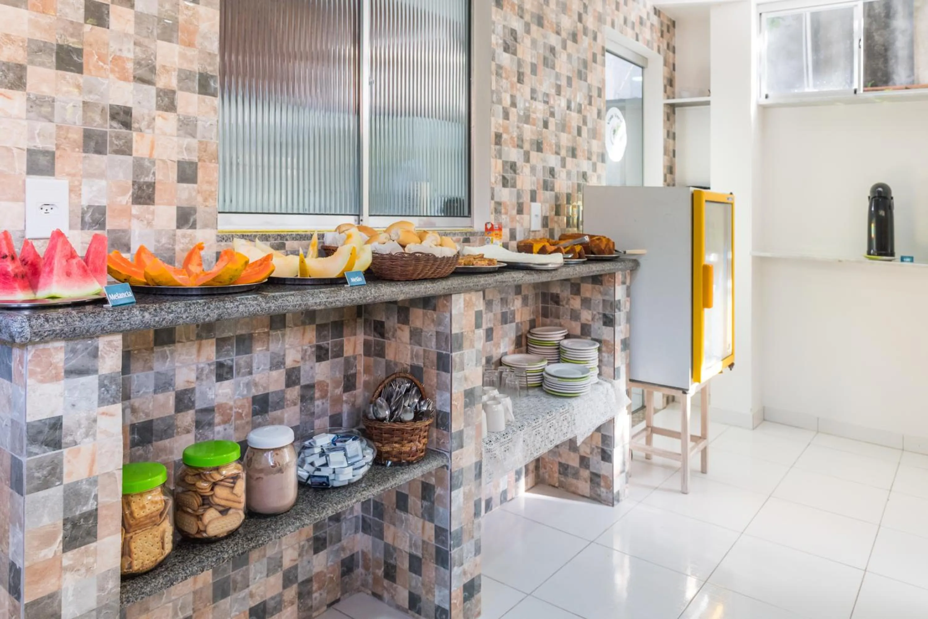 Buffet breakfast in Pousada Brisa do Mar