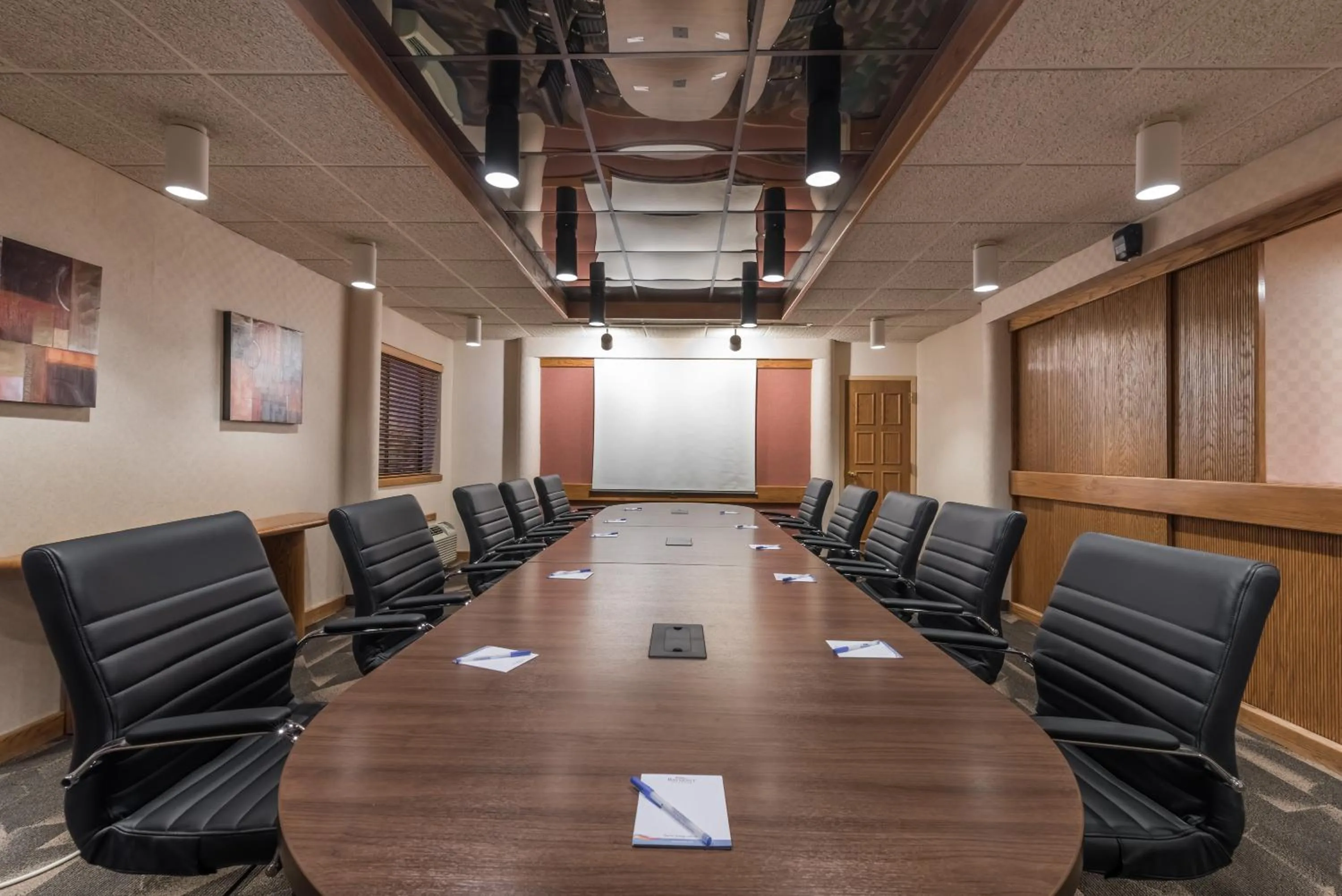 Banquet/Function facilities in Ramada by Wyndham Fargo