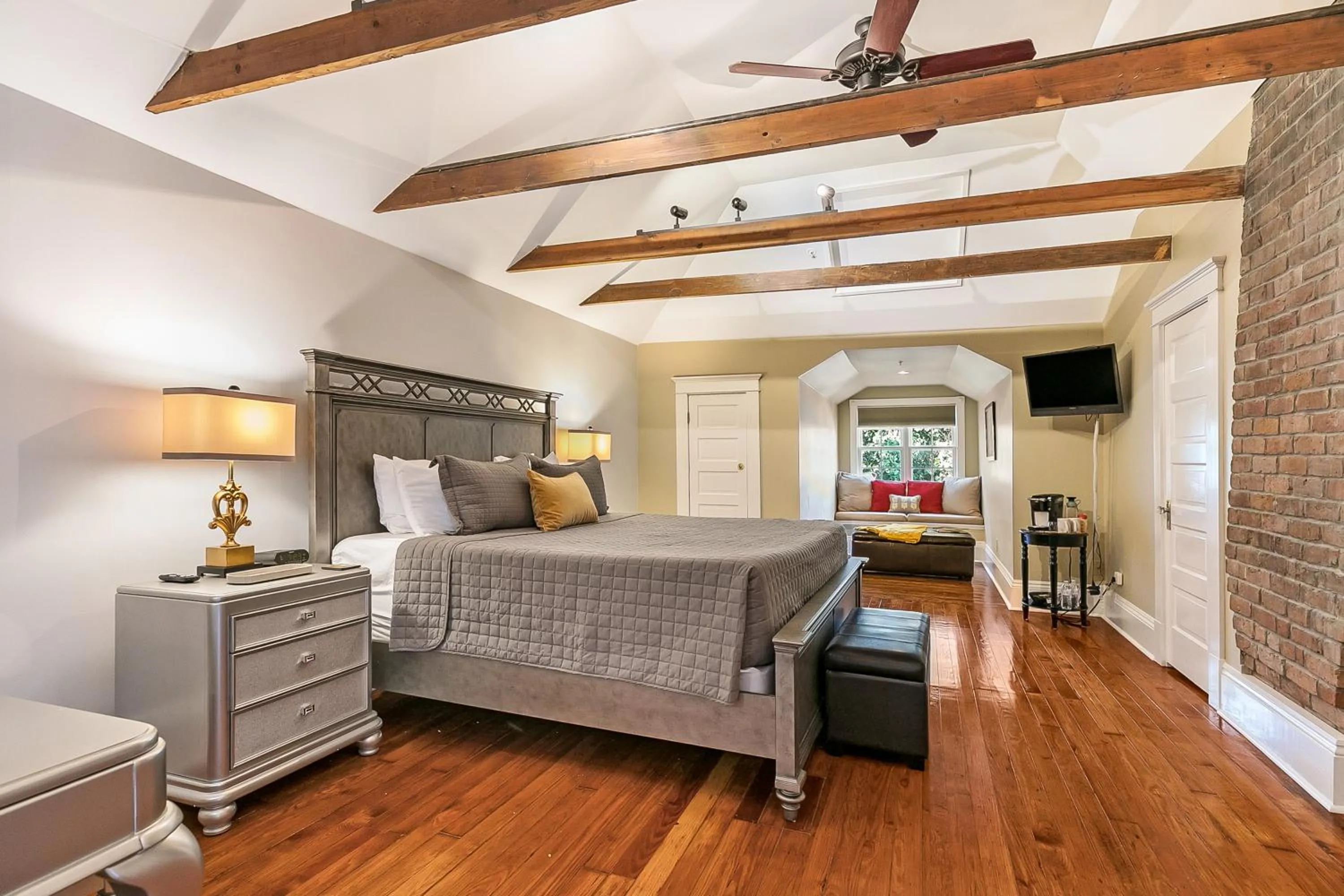 Bed in Canal Street Inn