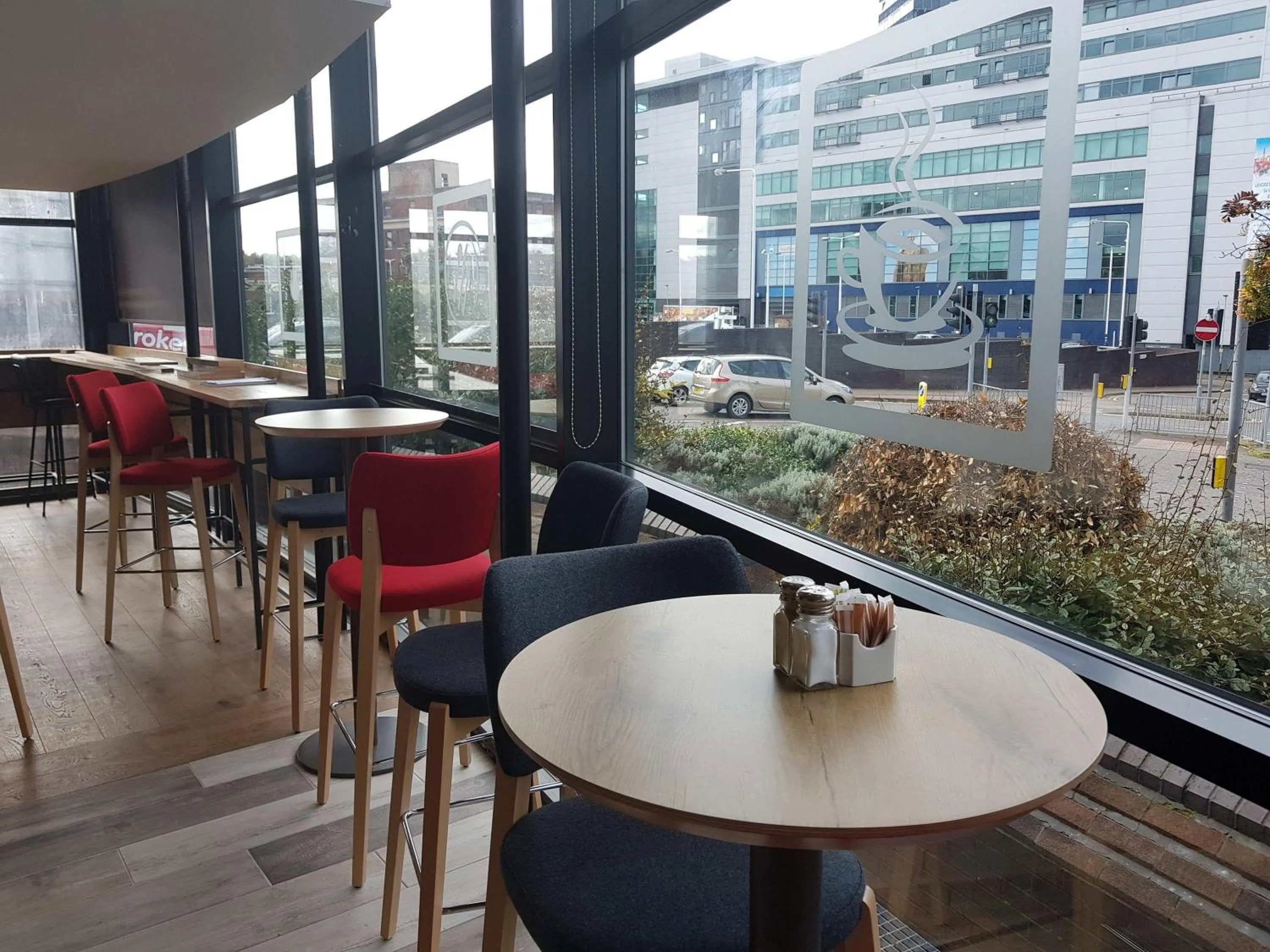 Lounge or bar in ibis Leicester