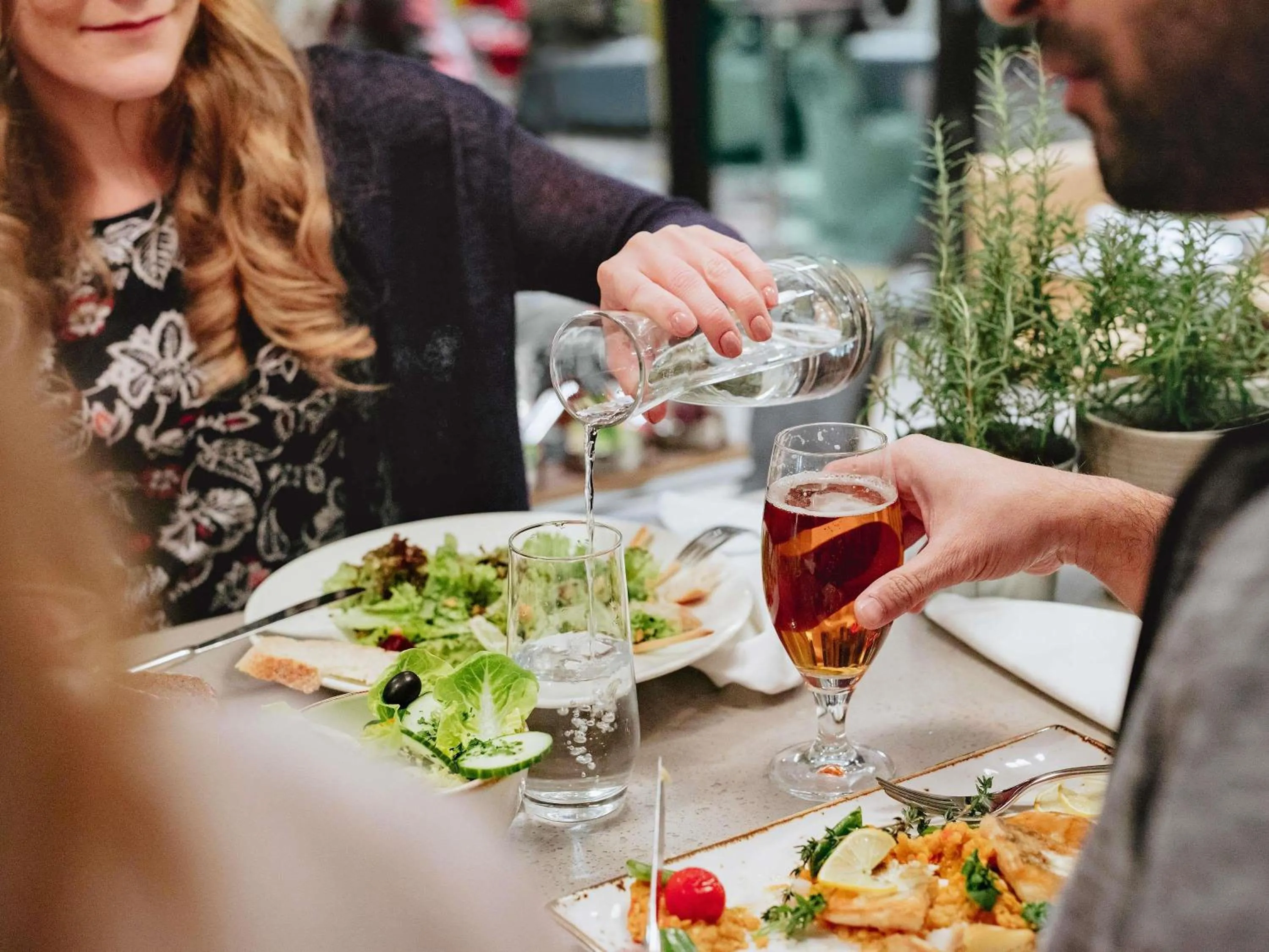 Restaurant/places to eat in ibis Leicester