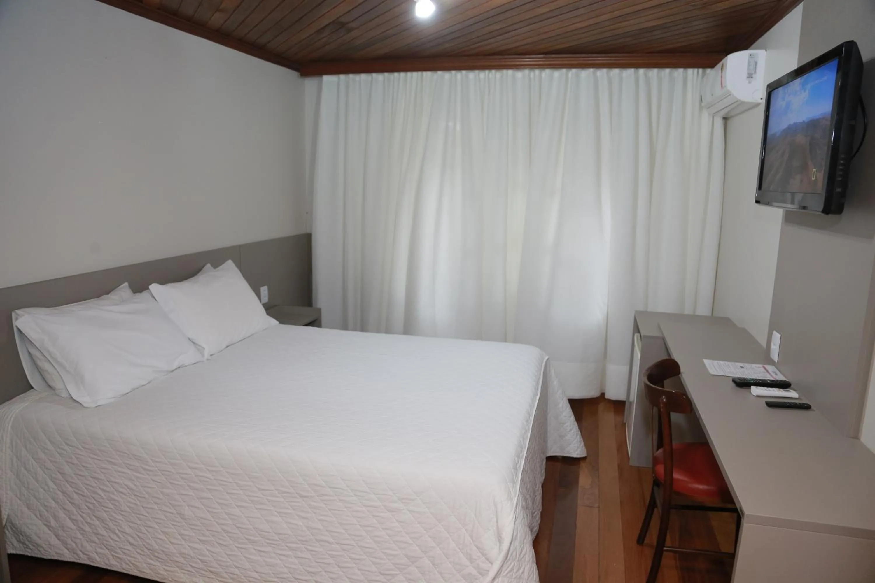 Bedroom, Bed in Letto Hotel Flores da Cunha