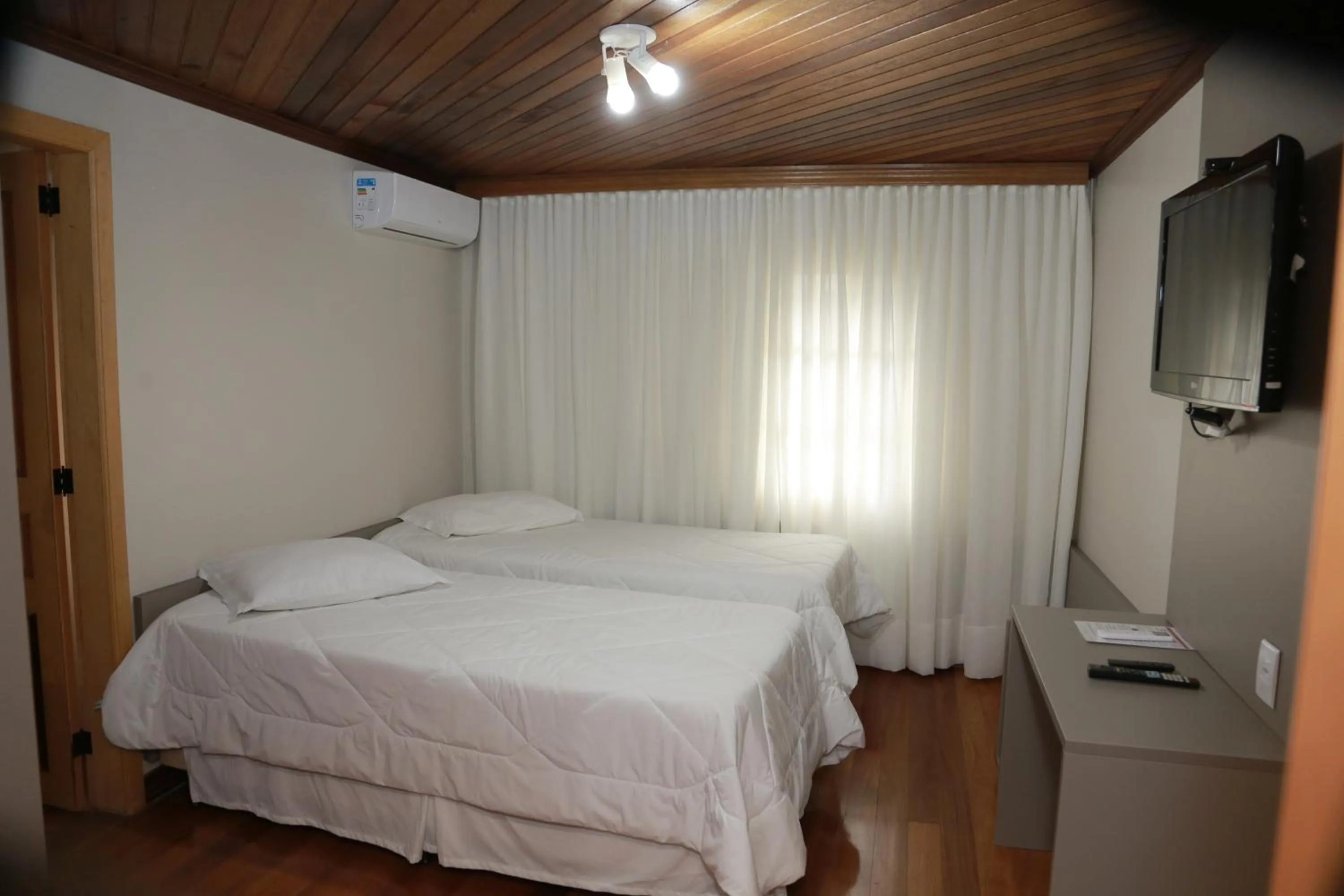 Bedroom, Bed in Letto Hotel Flores da Cunha