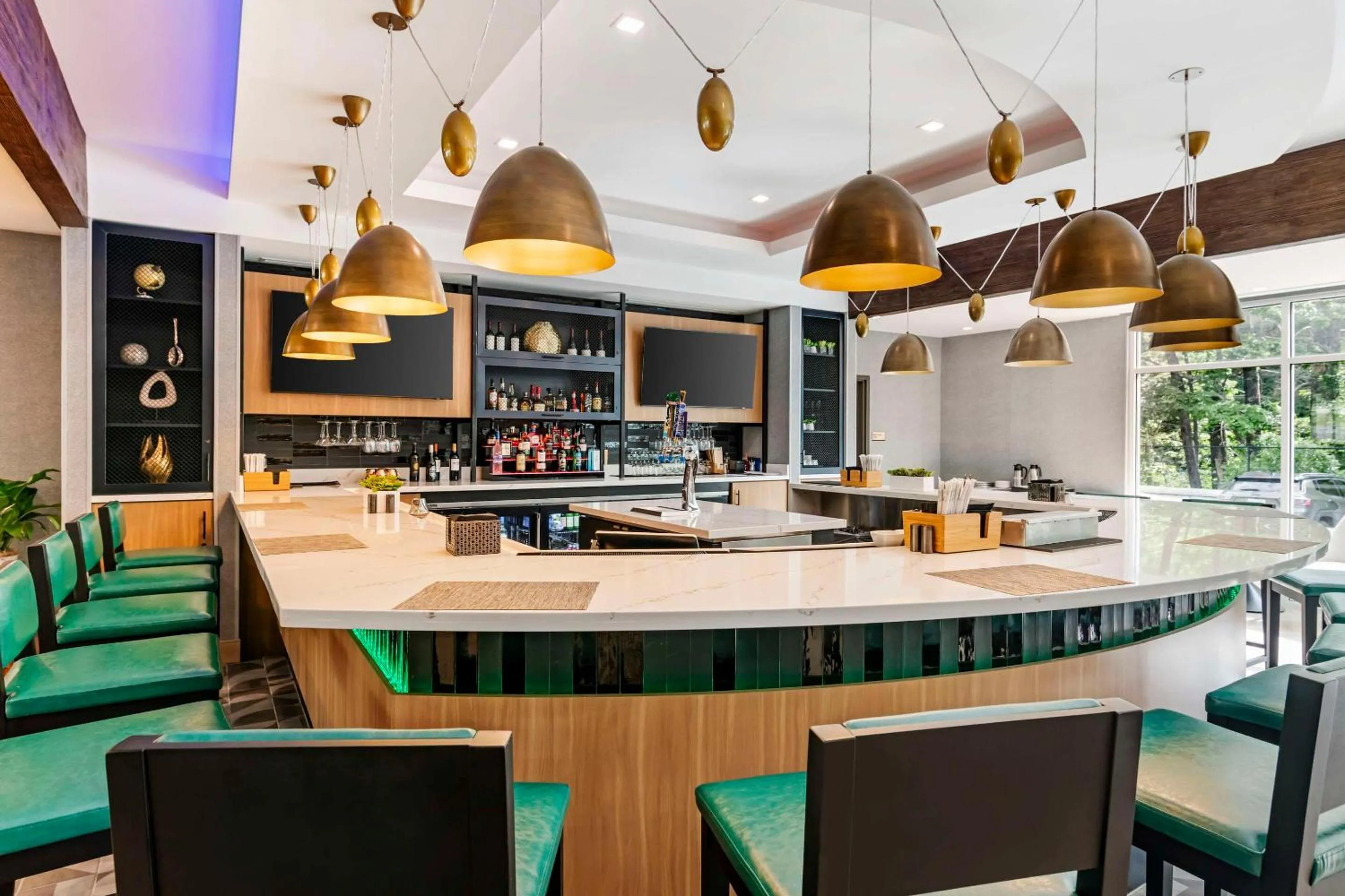 Lounge or bar in Cambria Hotel North Conway