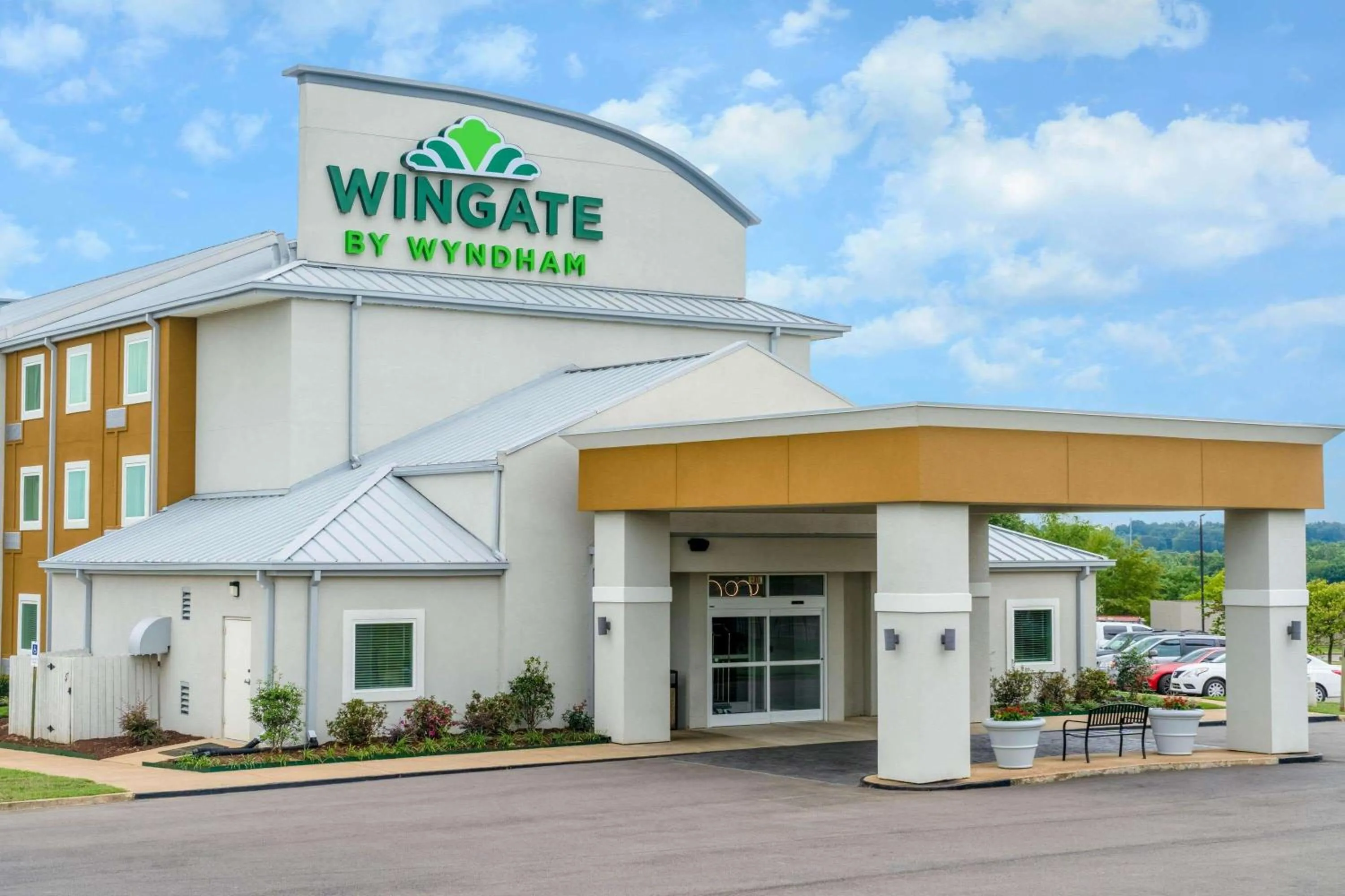 Property building in Wingate by Wyndham Horn Lake Southaven