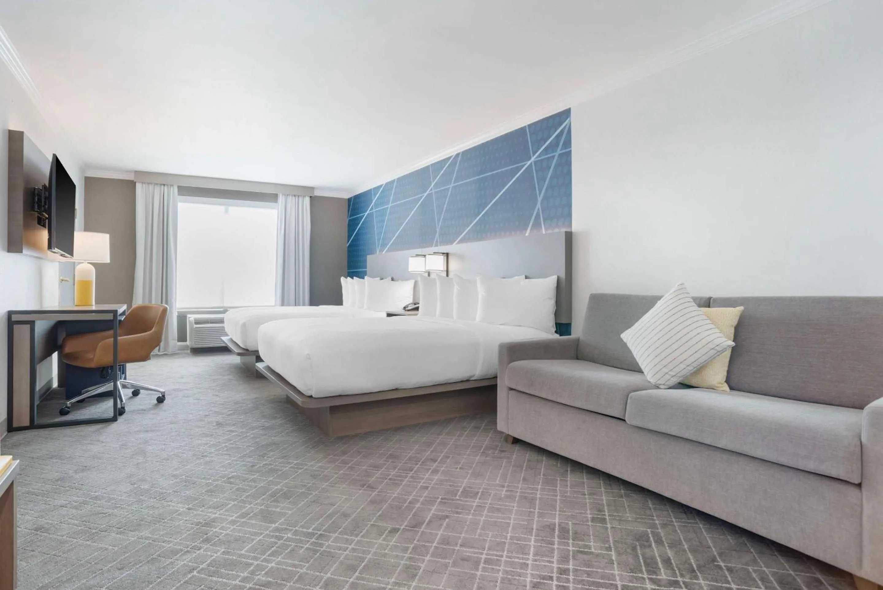 Bedroom, Bed in Comfort Inn & Suites New Orleans Airport North