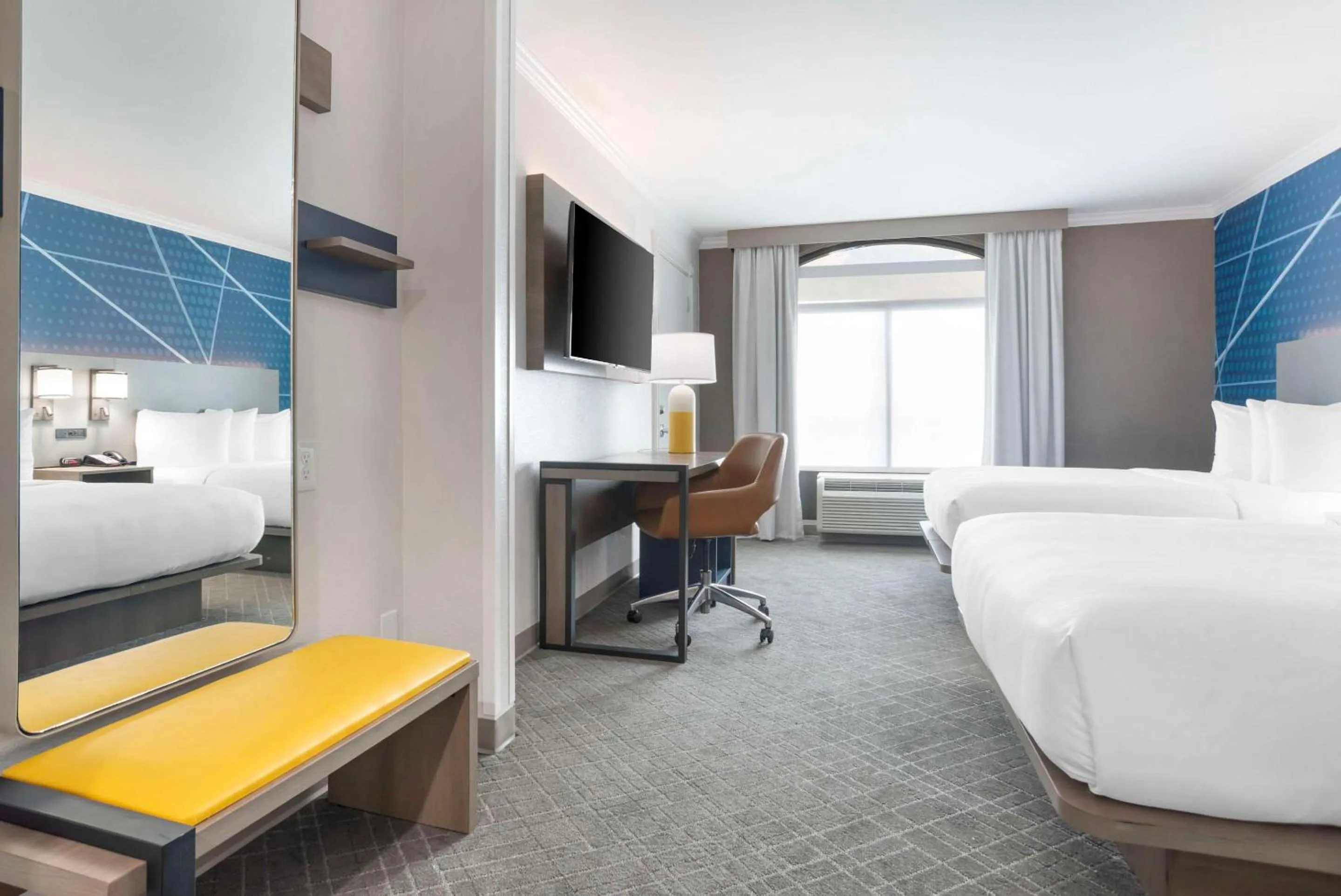 Bedroom, Bed in Comfort Inn & Suites New Orleans Airport North