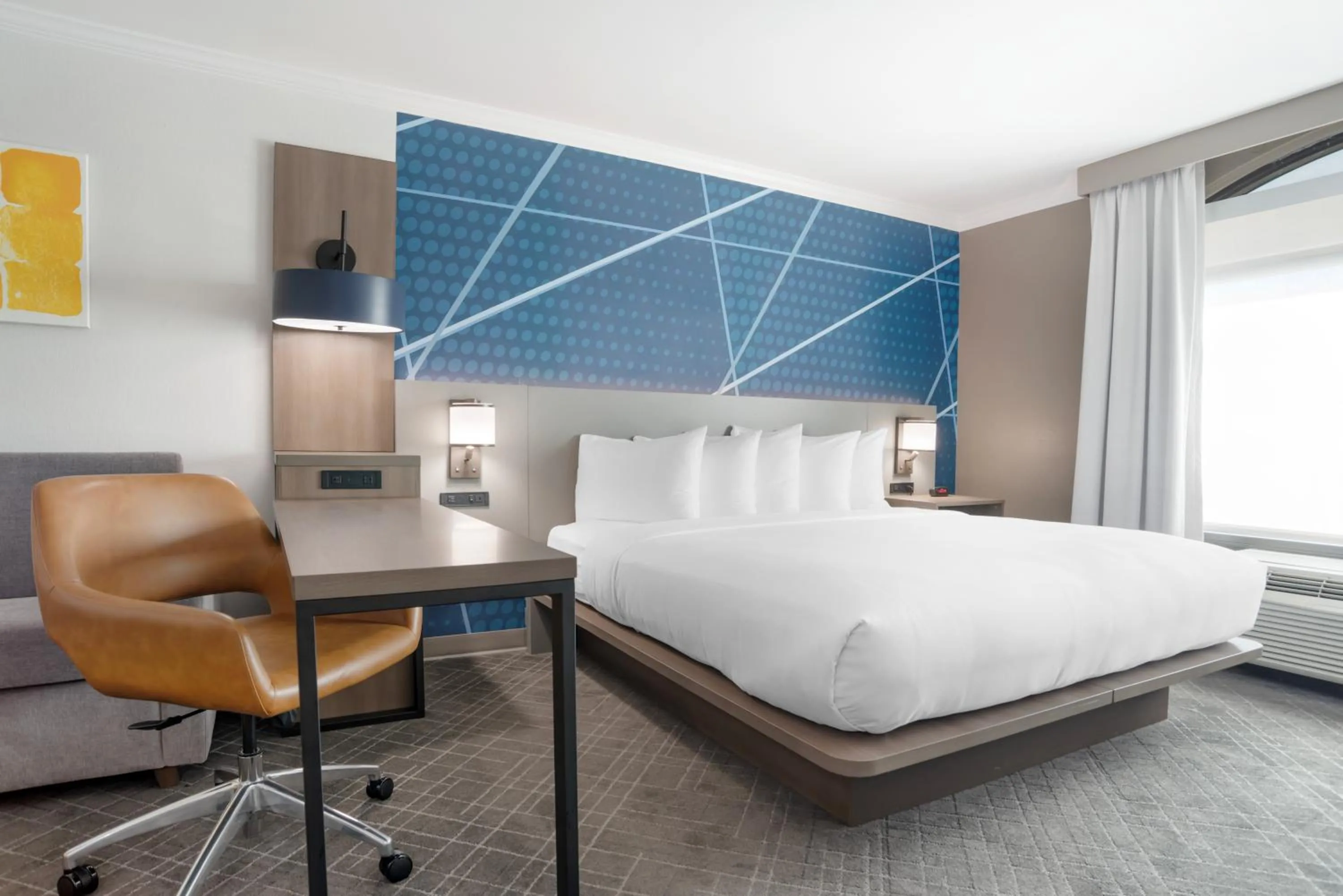 Bed in Comfort Inn & Suites New Orleans Airport North