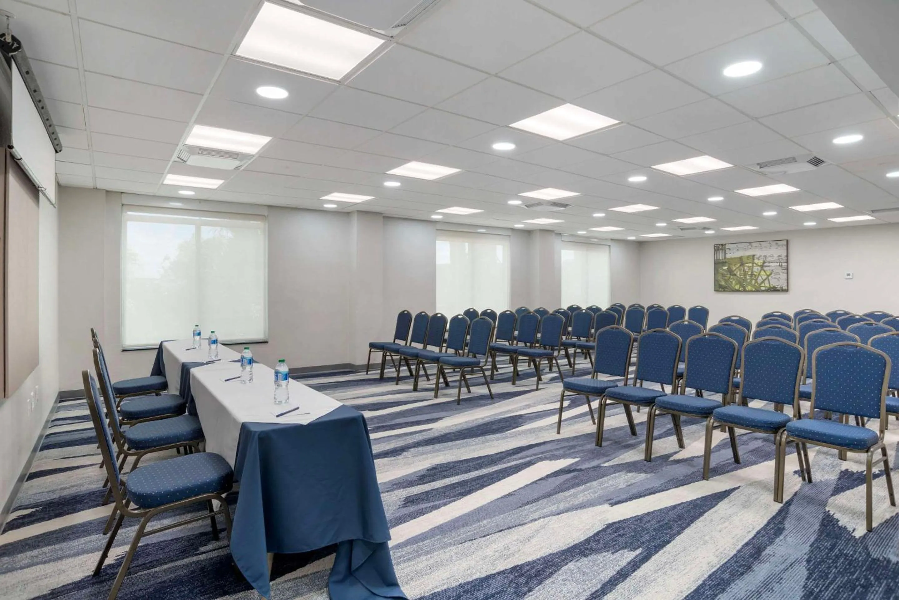 Meeting/conference room in Comfort Inn & Suites New Orleans Airport North