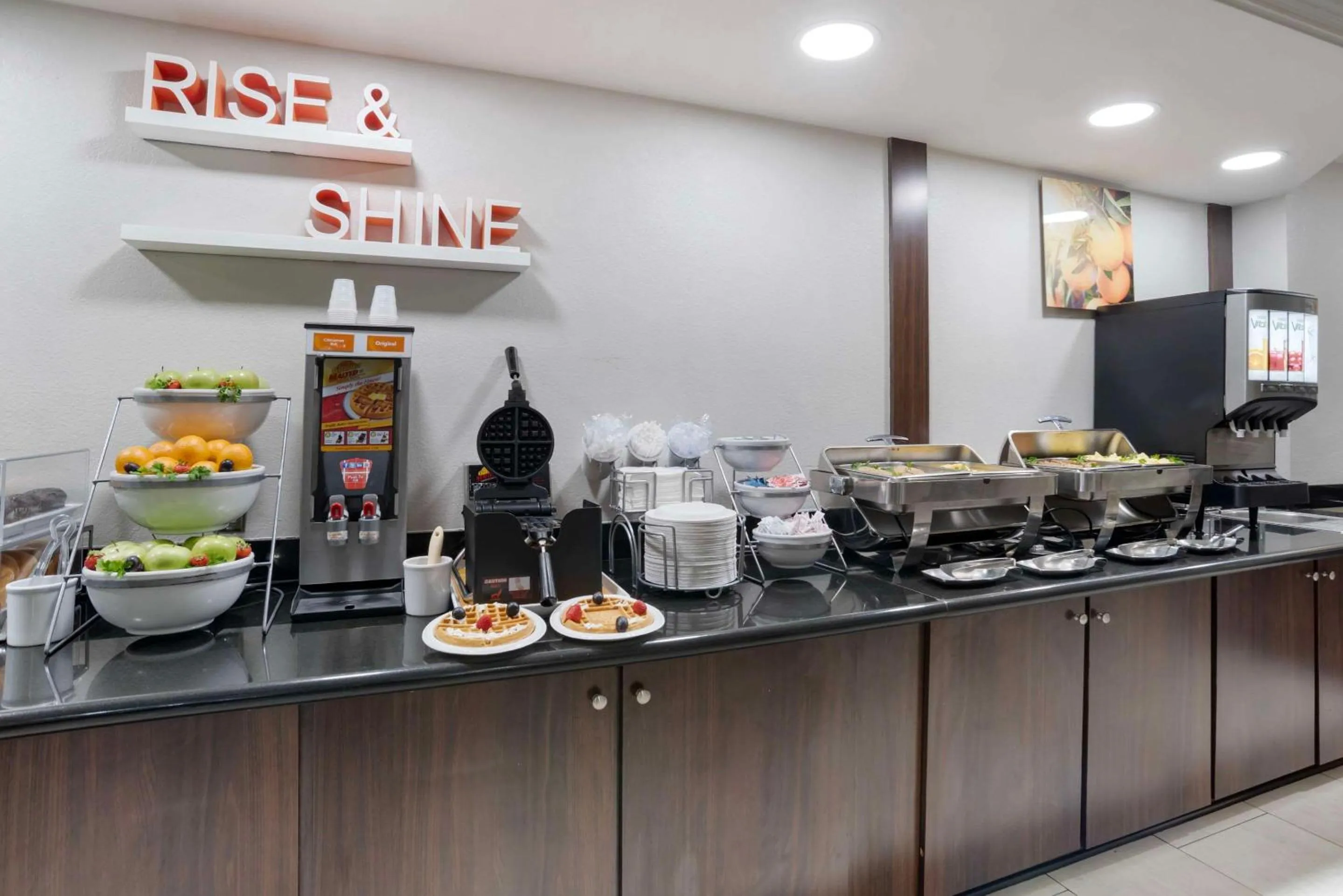 Breakfast in Comfort Inn & Suites New Orleans Airport North