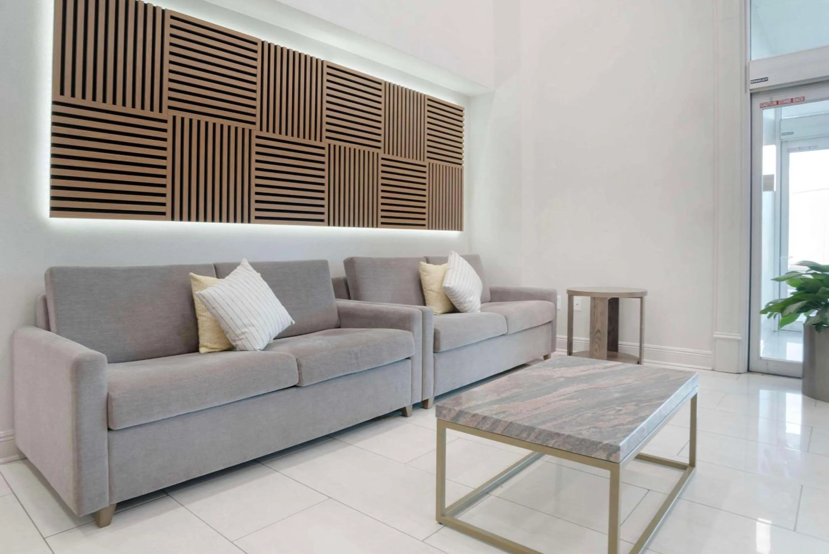 Lobby or reception in Comfort Inn & Suites New Orleans Airport North