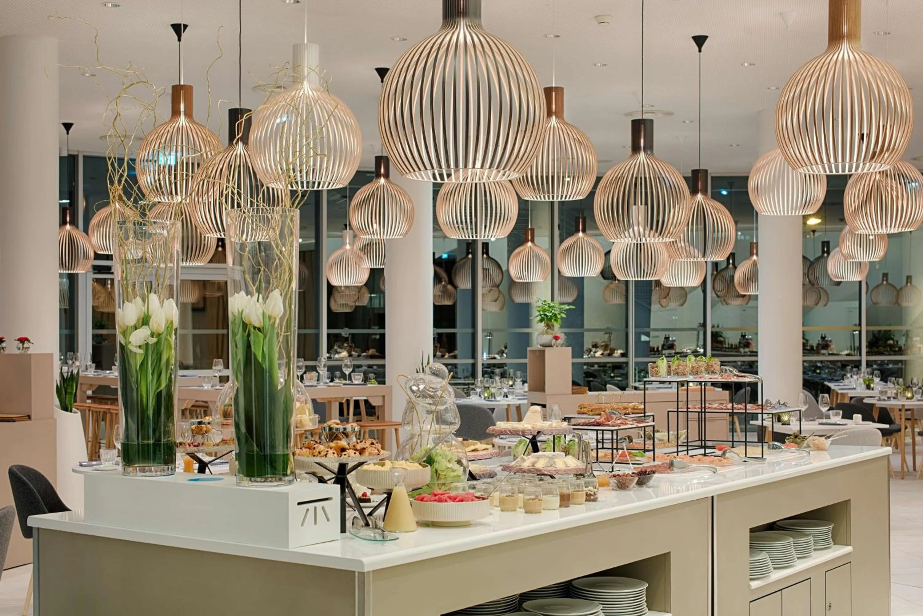 Restaurant/places to eat in NH Toulouse Airport