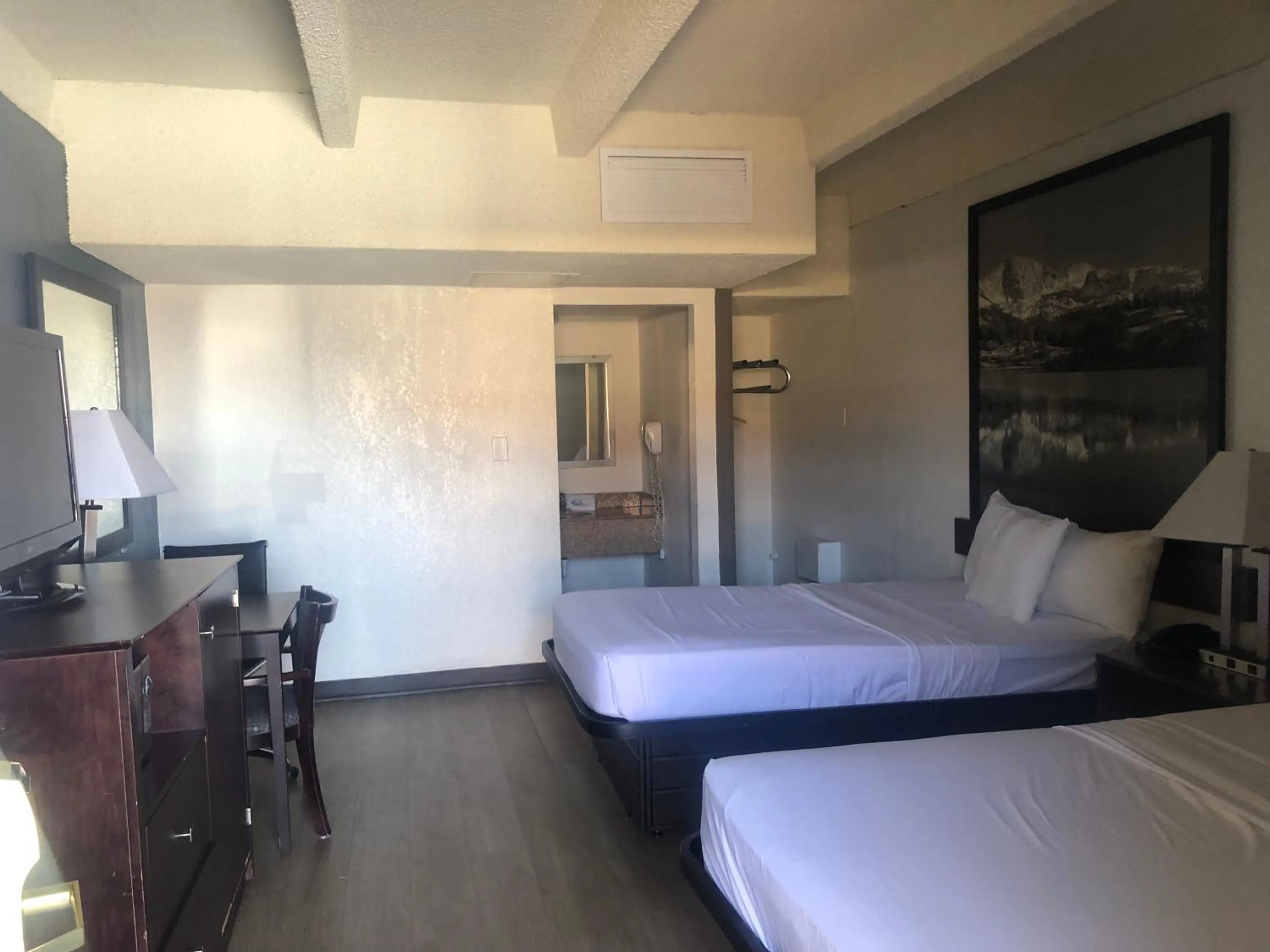 Bedroom, Bed in Budget Inn Denver Downtown