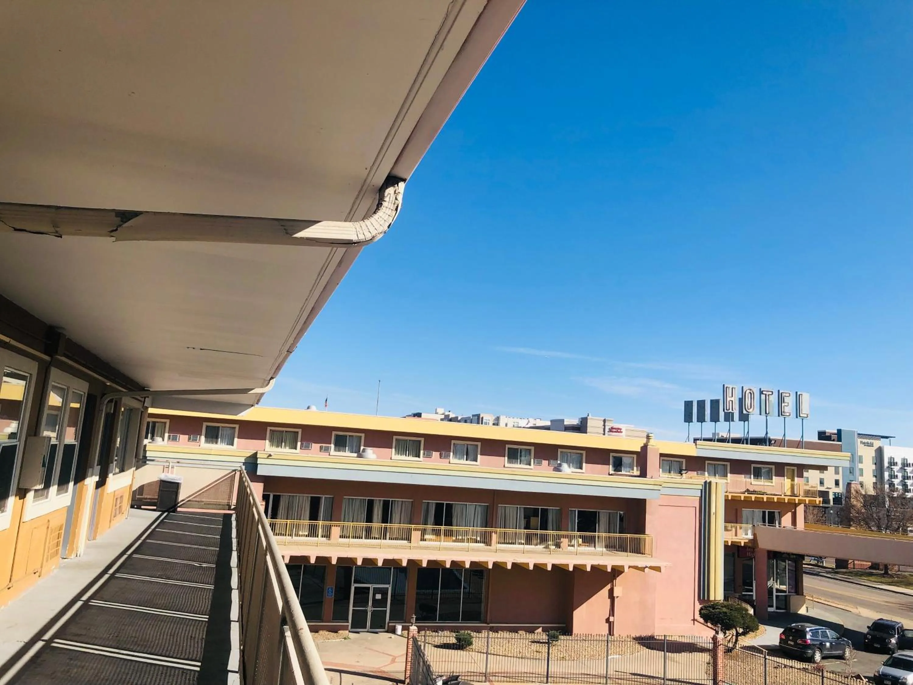 Property building in Budget Inn Denver Downtown