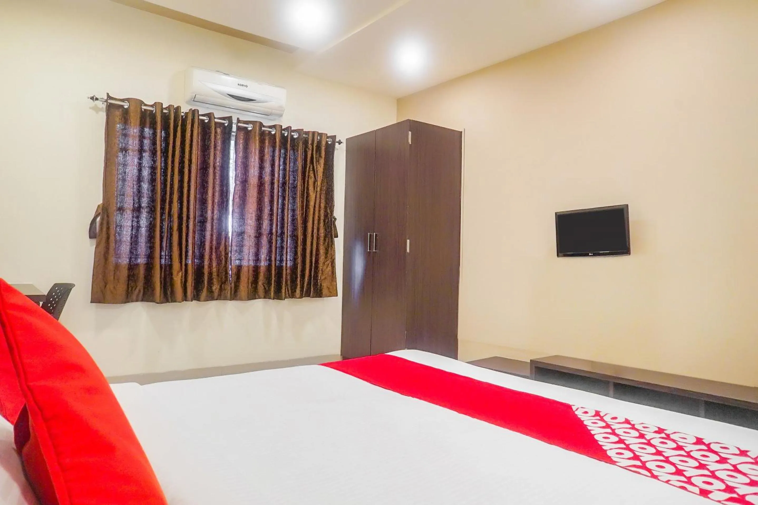 Bedroom, Bed in Hotel O Paradise Inn Talegaon Dabhade