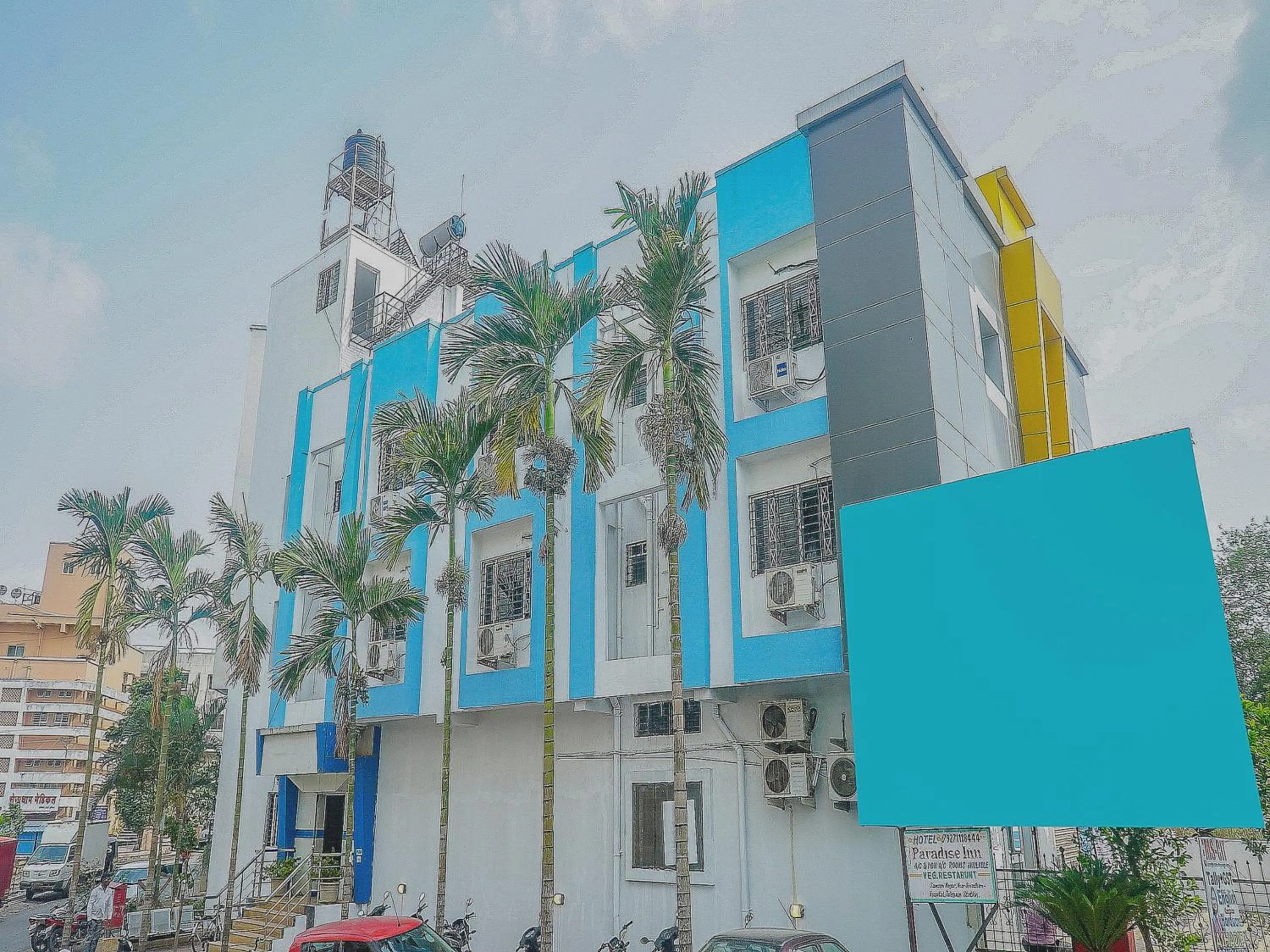 Facade/entrance in Hotel O Paradise Inn Talegaon Dabhade