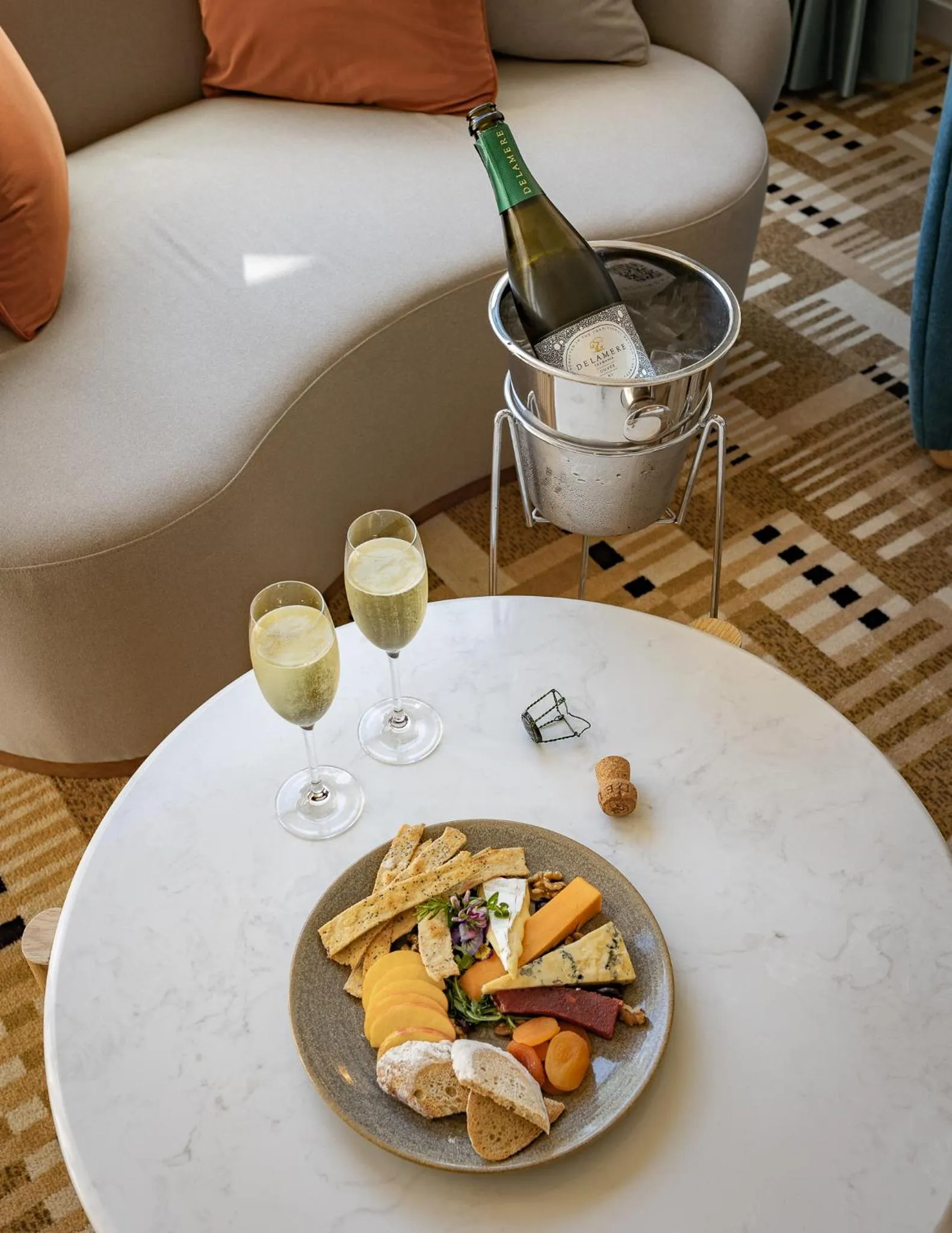 Lunch in Islington Hotel