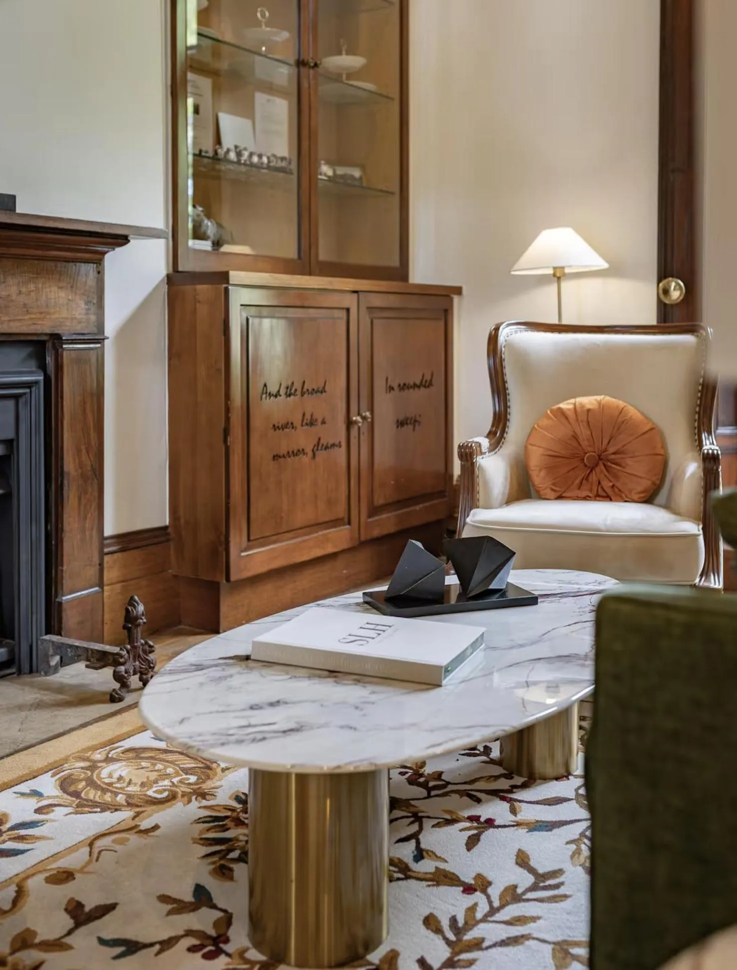 Living room in Islington Hotel