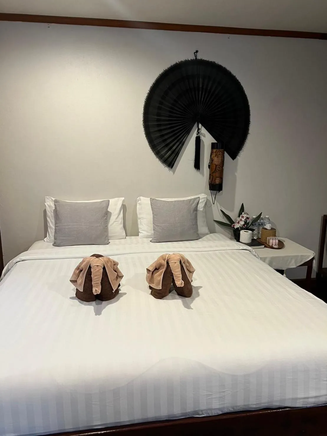 Bed in V-View Beach Resort