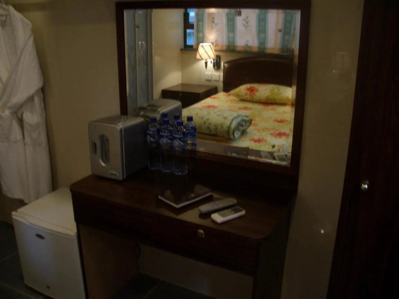 Seating area, Bed in Hong Kong CoLiving Space