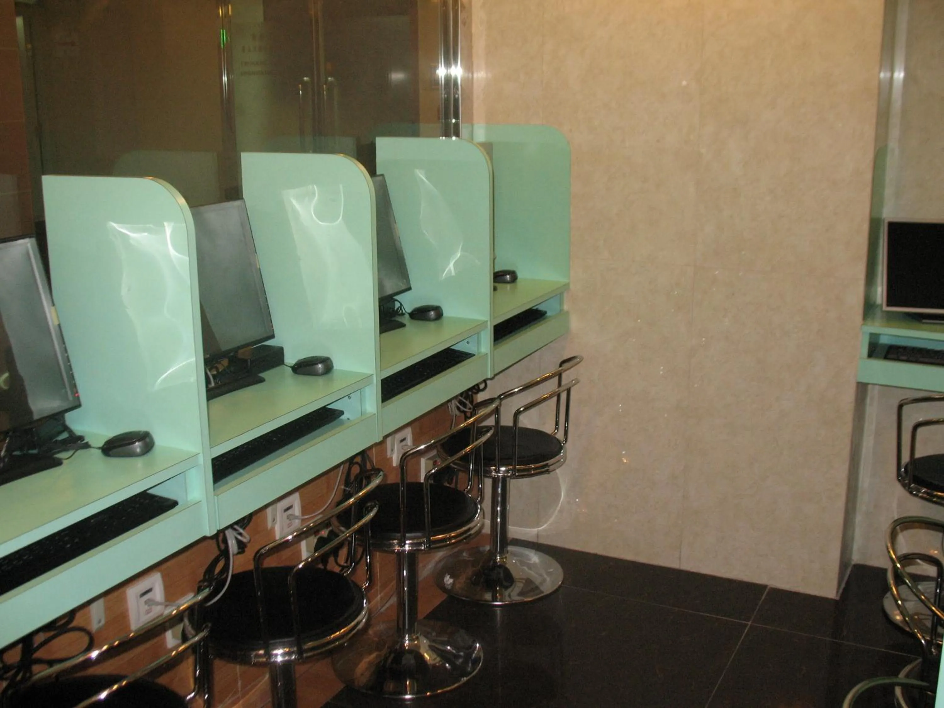 Business facilities in Hong Kong CoLiving Space