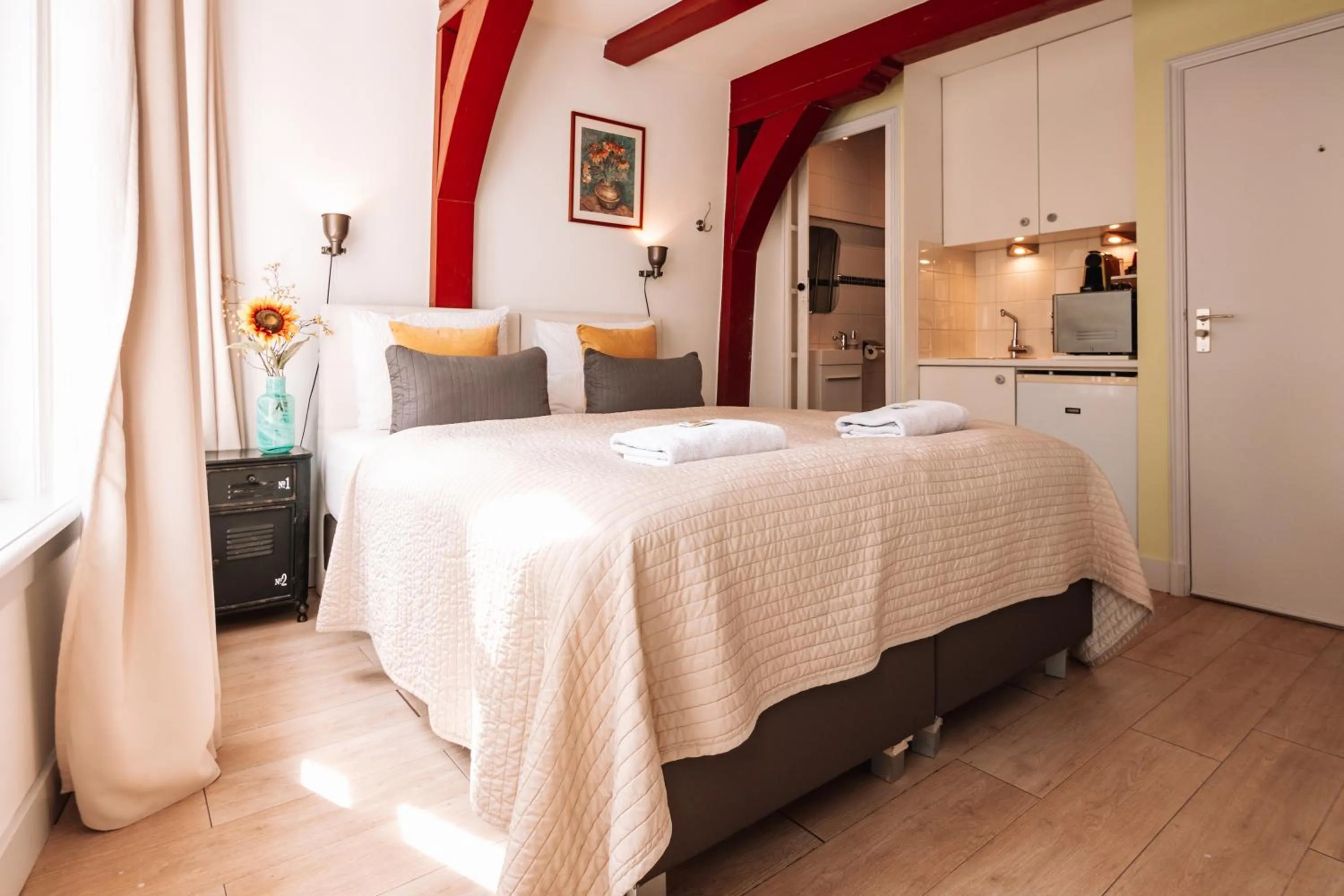 Bed in Sunflower Amsterdam