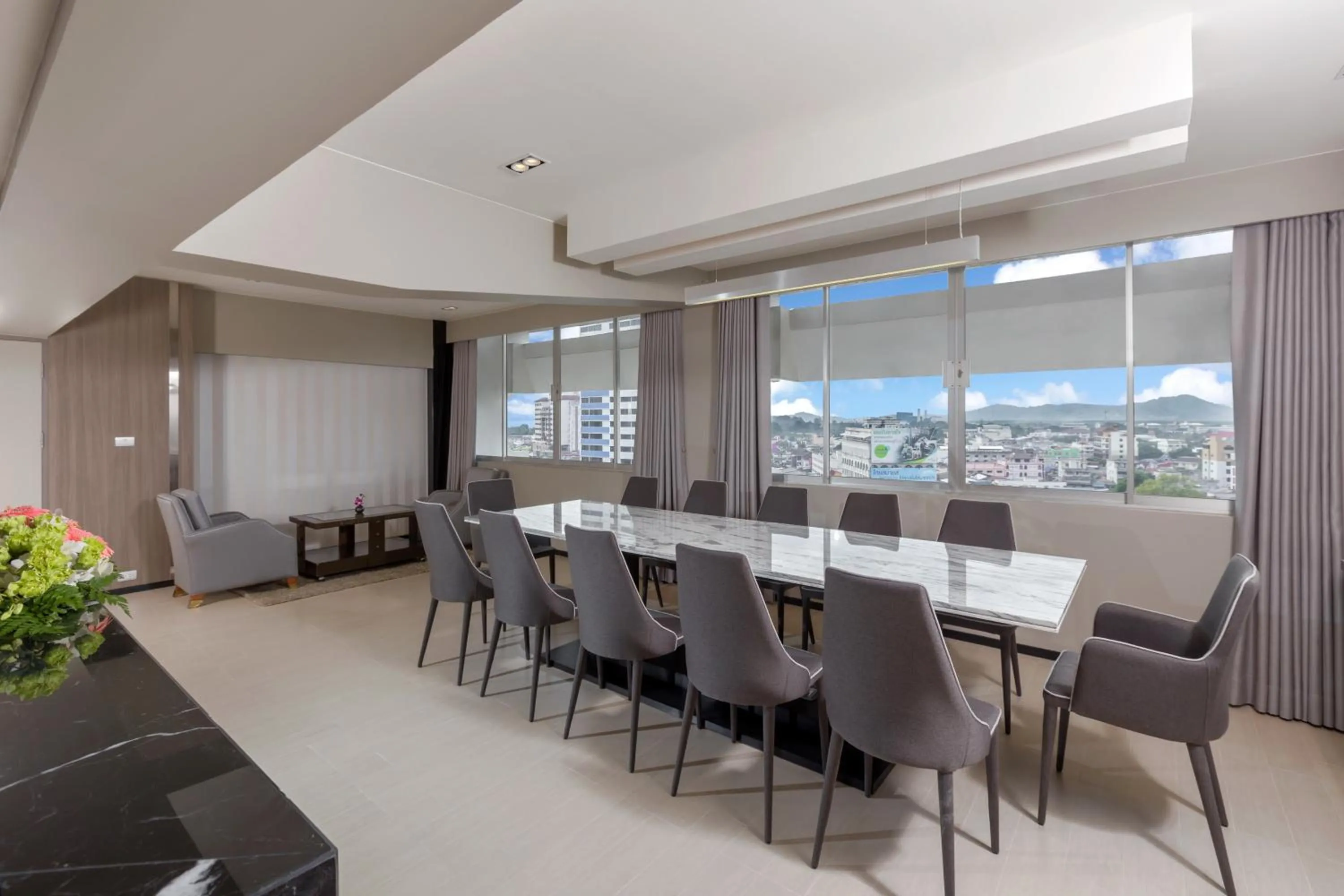 Business facilities in Pearl Hotel Phuket