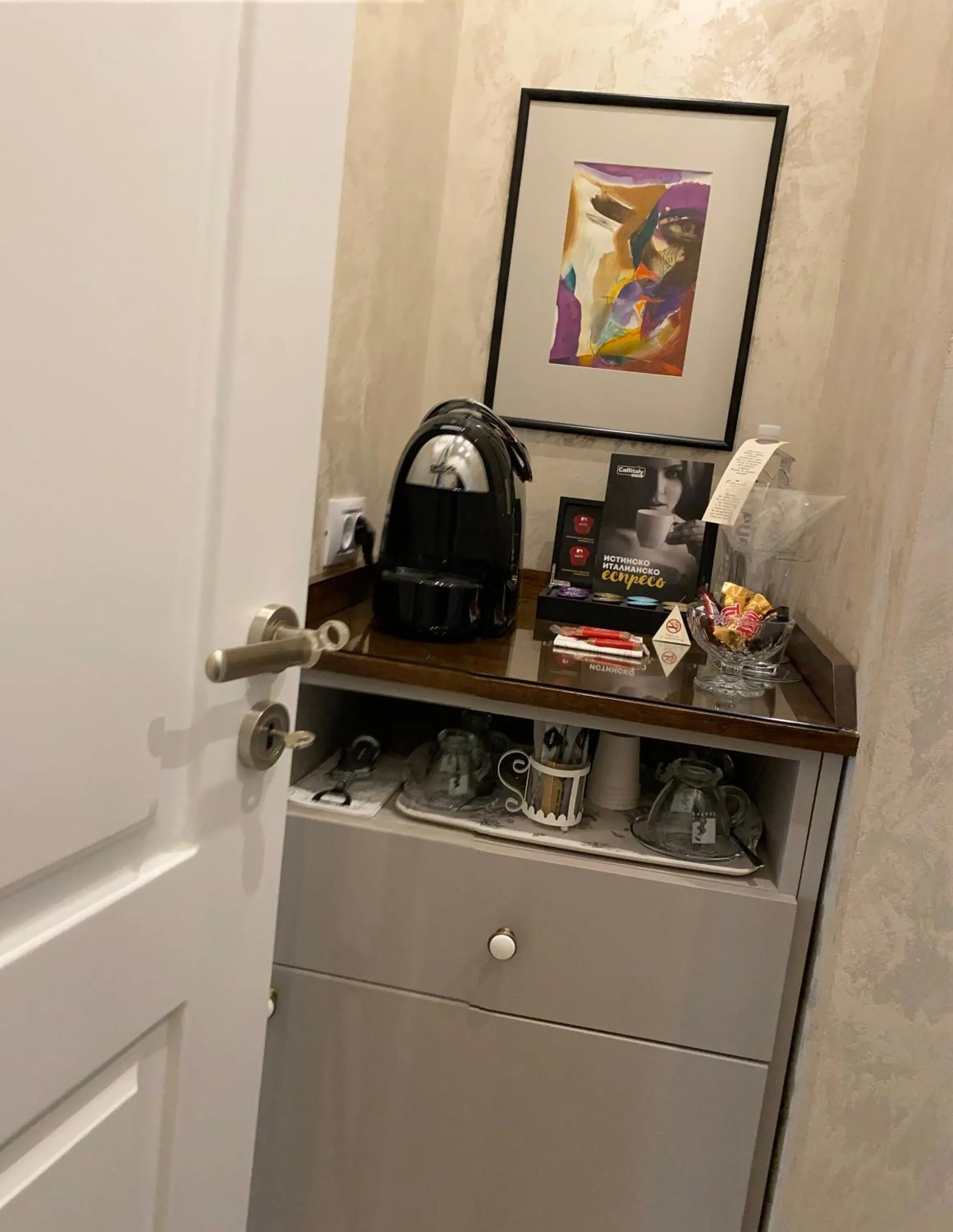 Coffee/tea facilities in Villa Promenade