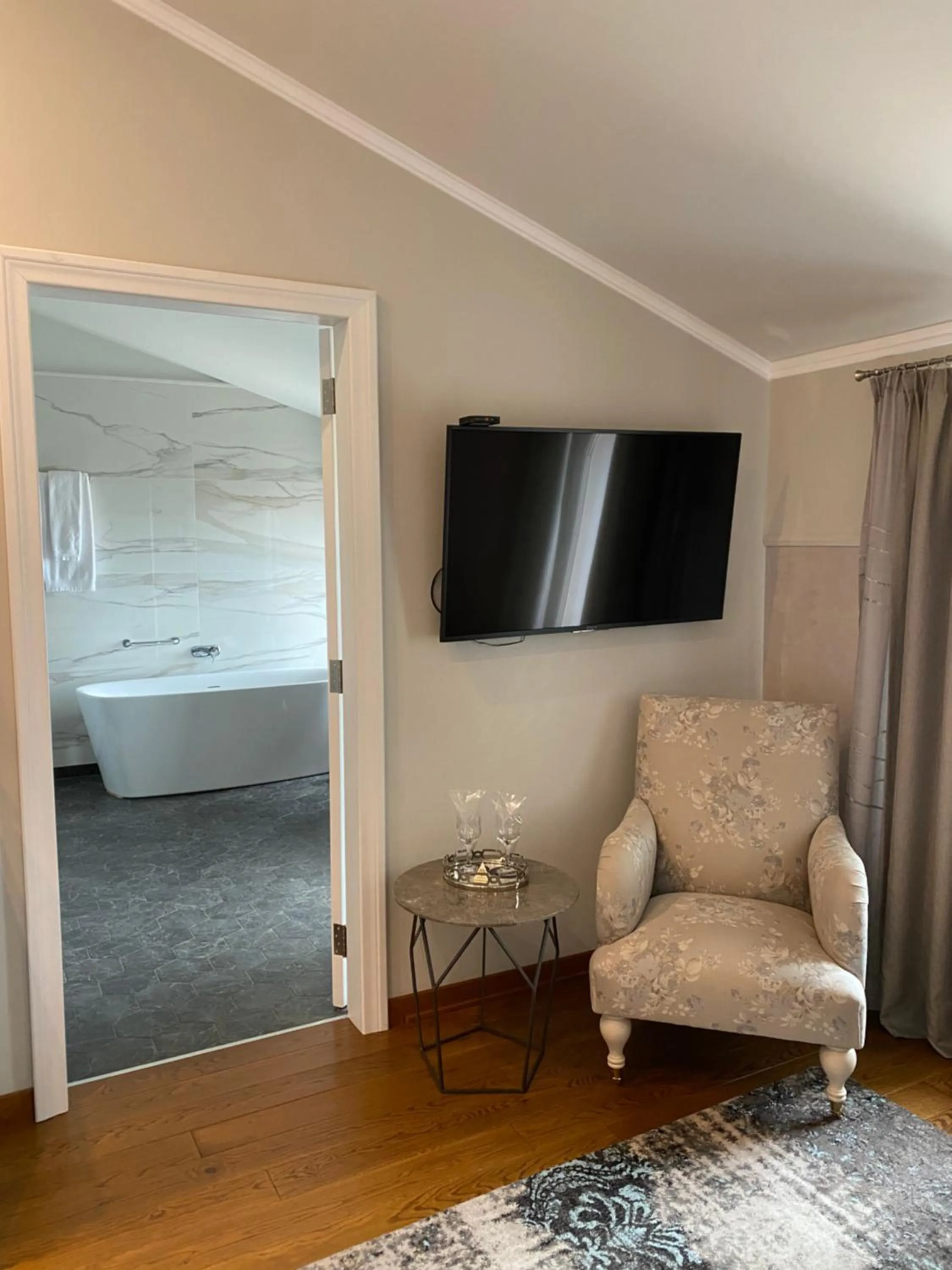 Photo of the whole room in Villa Promenade