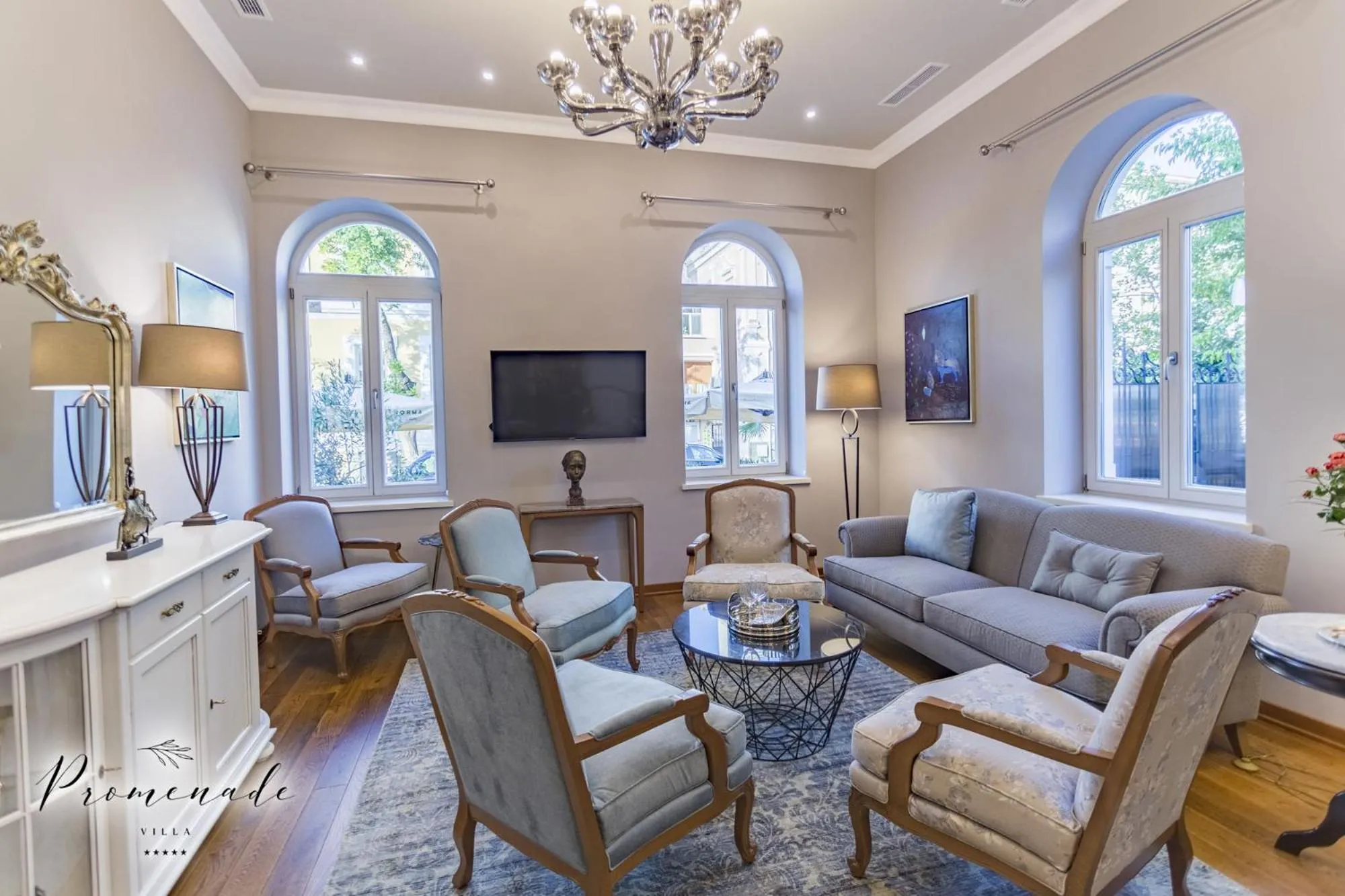 Communal lounge/ TV room in Villa Promenade