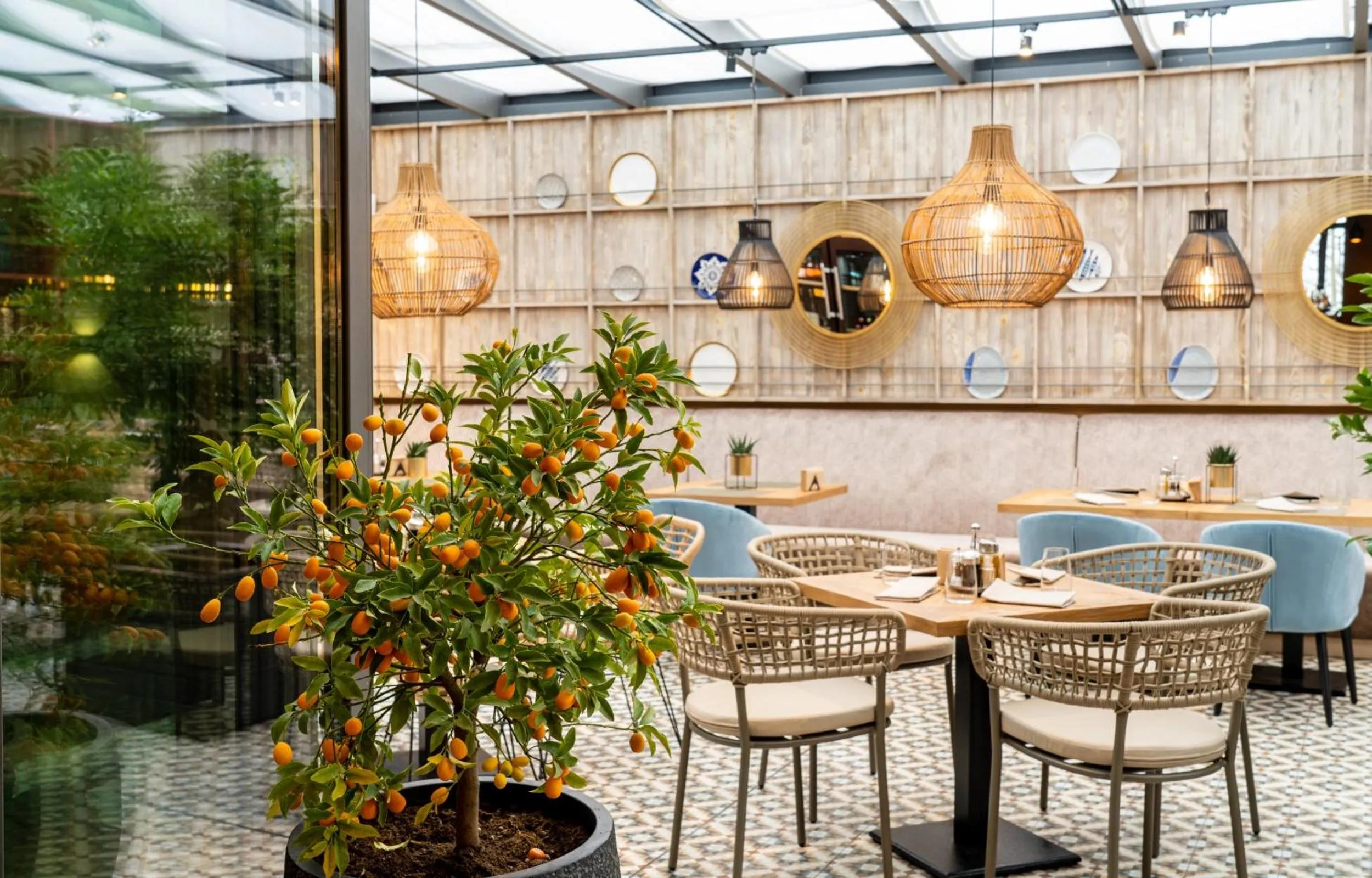 Restaurant/places to eat in Villa Promenade