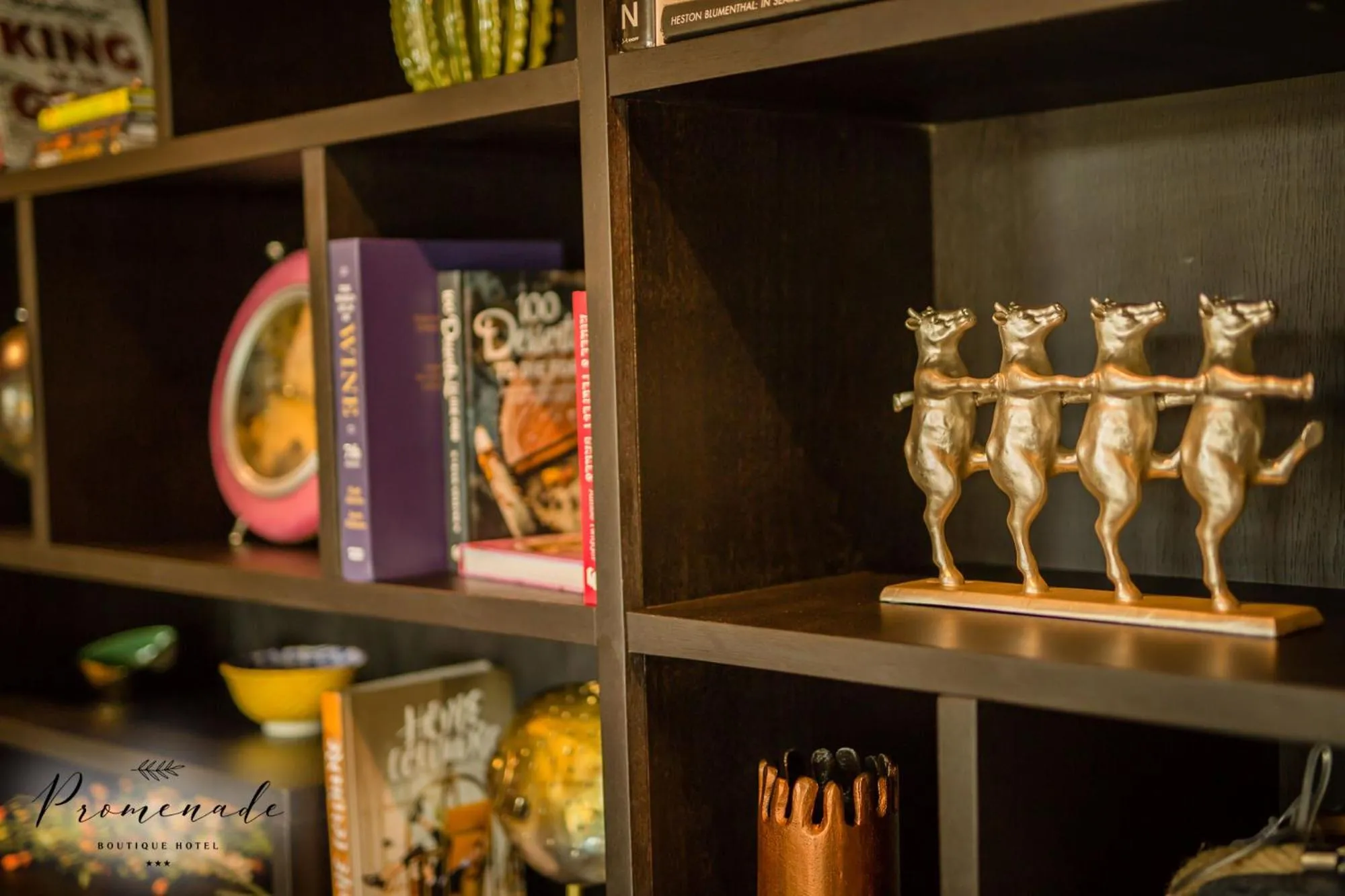 Restaurant/places to eat in Villa Promenade