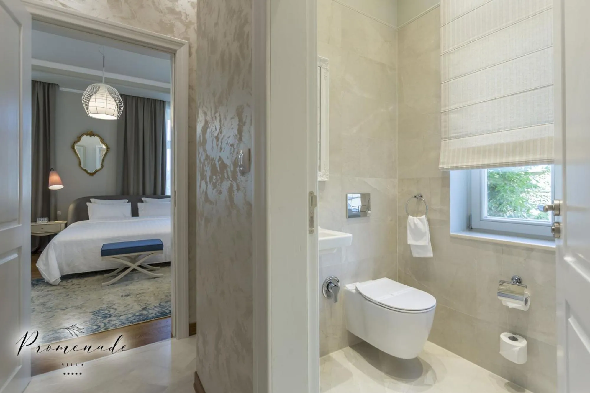Bathroom, Bed in Villa Promenade