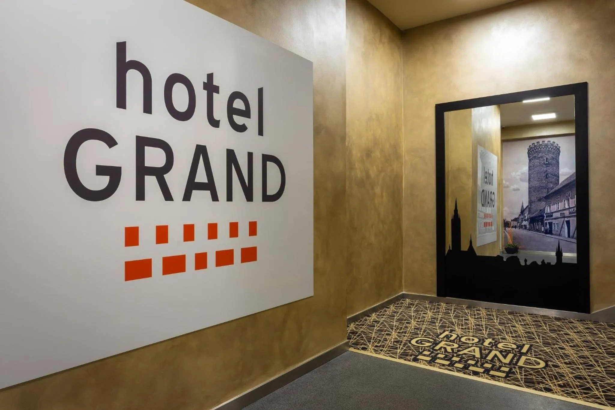 Logo/Certificate/Sign in Hotel Grand